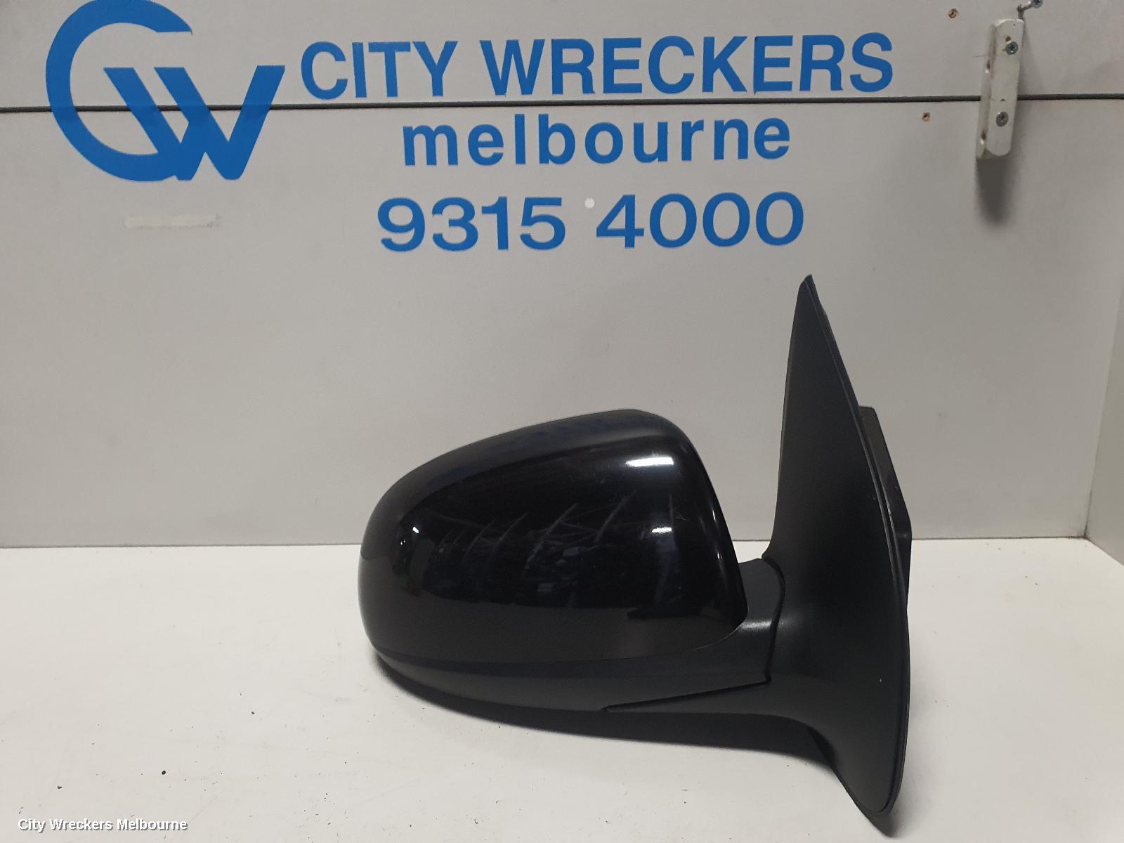 HYUNDAI I30 RIGHT DOOR MIRROR, FD, COLOUR CODED, MANUAL FOLD, NON FLASHER TYPE, 09/2007 - 04/2012