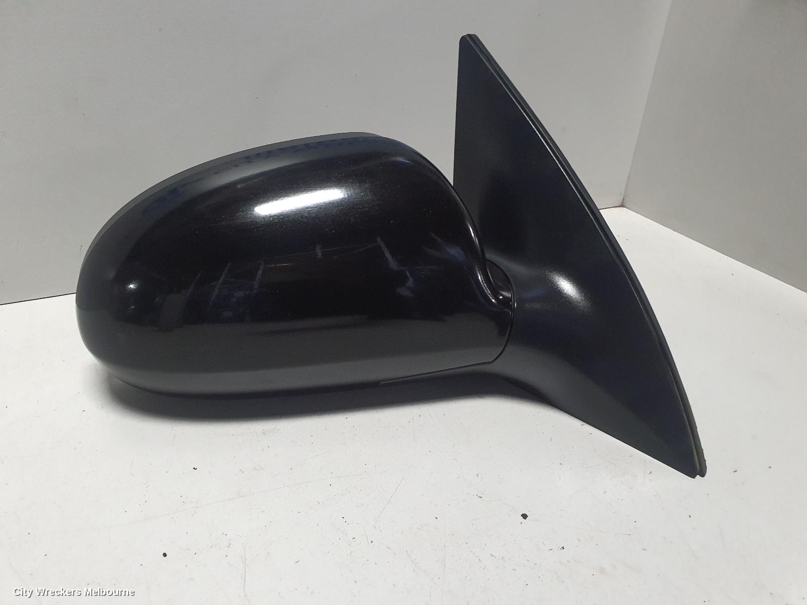 HYUNDAI I20 RIGHT DOOR MIRROR, PB, MANUAL FOLDING, NON FLASHER TYPE, 07/2010 - 12/2015