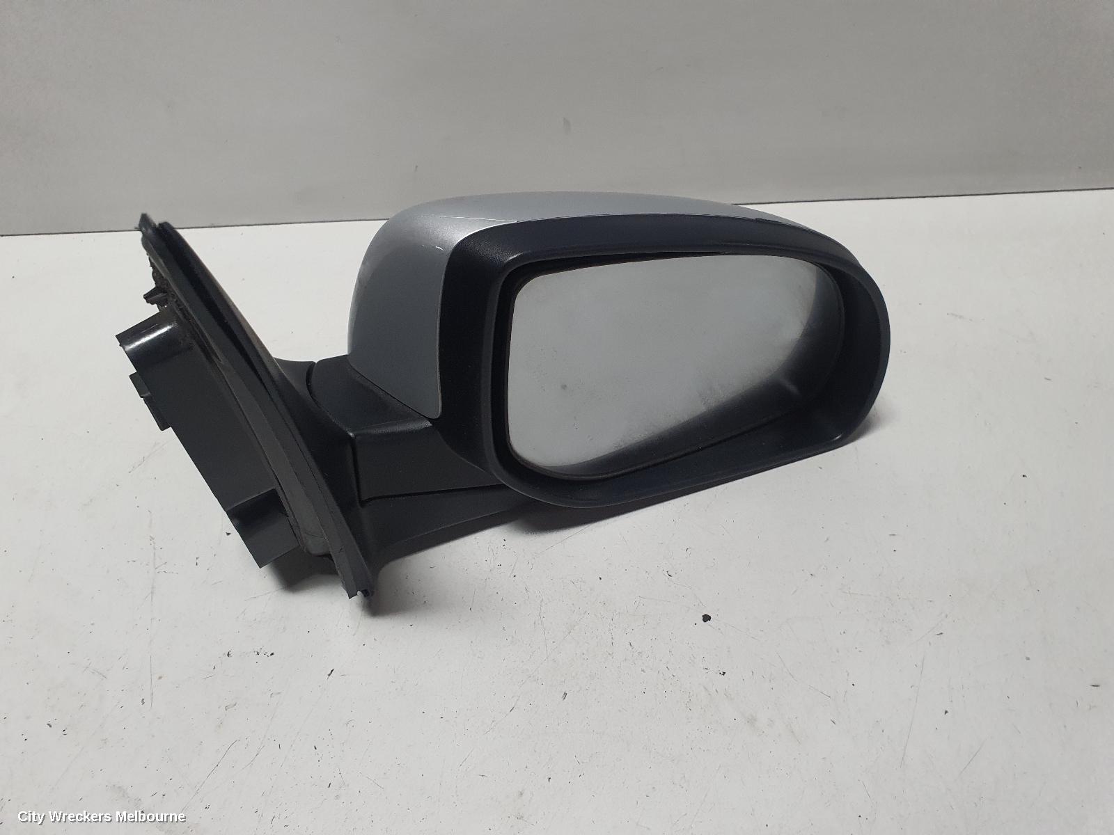 HYUNDAI I20 RIGHT DOOR MIRROR, PB, MANUAL FOLDING, NON FLASHER TYPE, 07/2010 - 12/2015