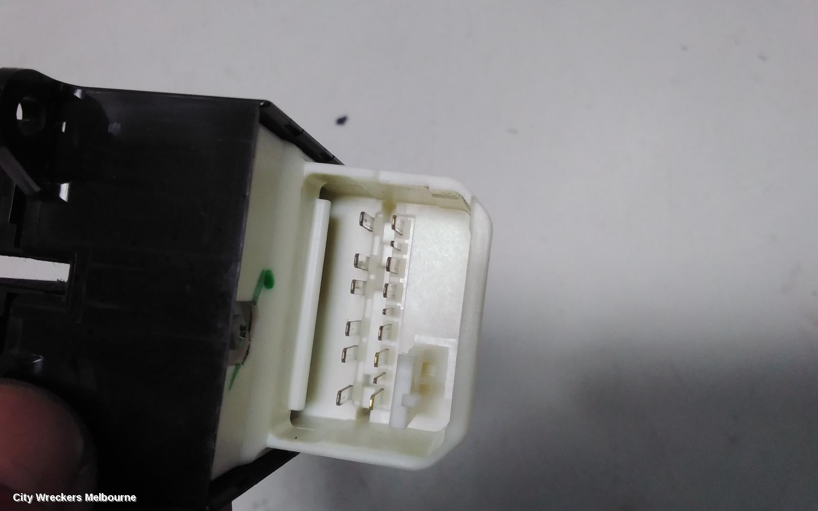 TOYOTA AURION PWR DR WIND SWITCH, RH FRONT (MASTER SWITCH), GSV40R, 10/2006 - 03/2012