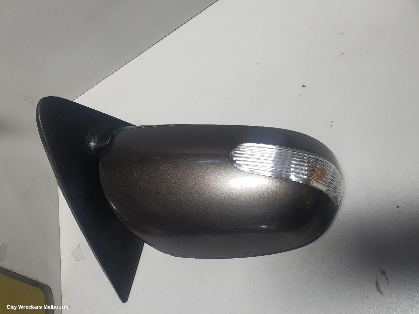 KIA CERATO RIGHT DOOR MIRROR, TD, THICK BLINKER TYPE, SEDAN, 10/2008 - 07/2010