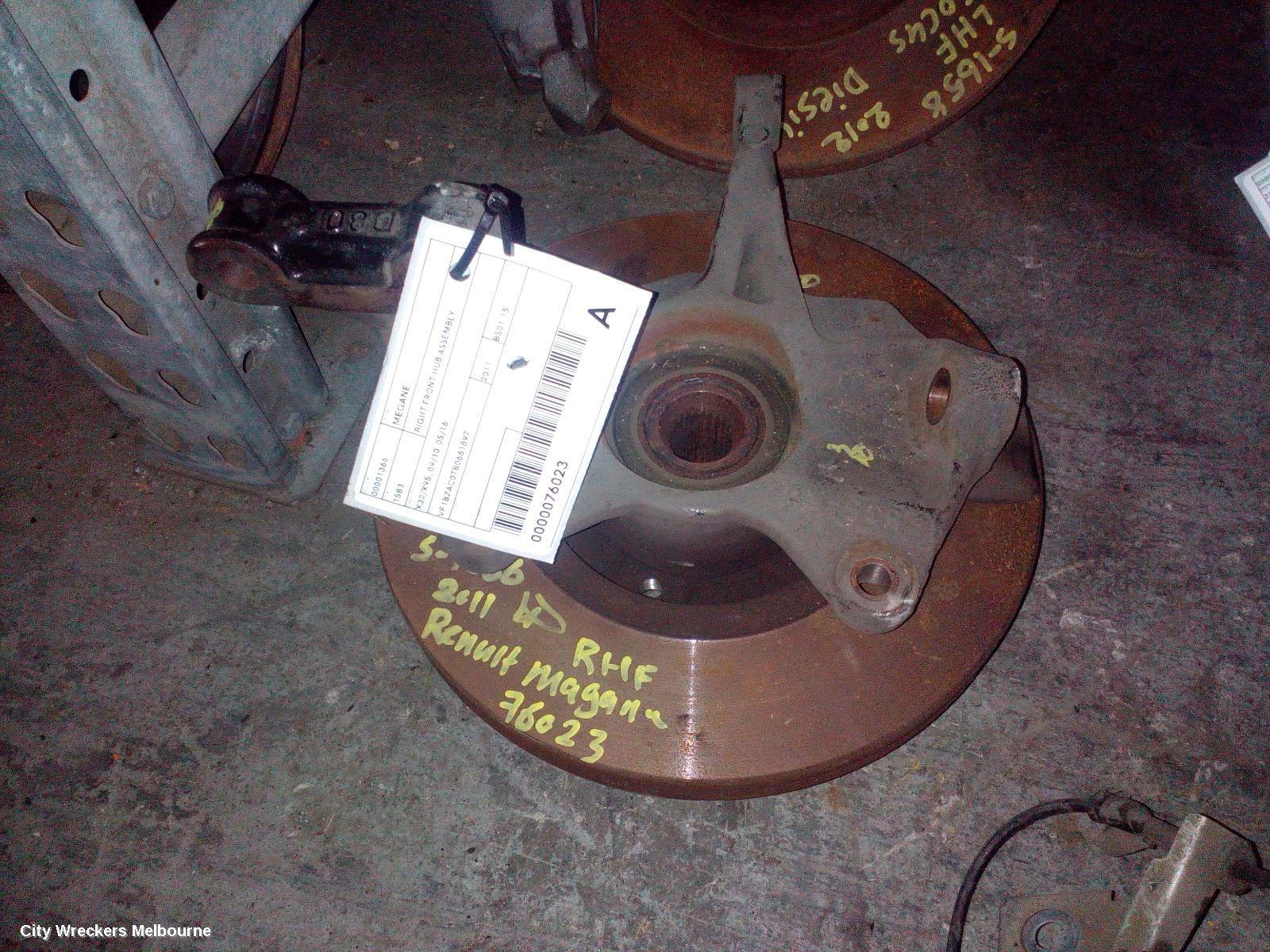 RENAULT MEGANE RIGHT FRONT HUB ASSEMBLY, X32/X95, 09/2010 - 05/2016