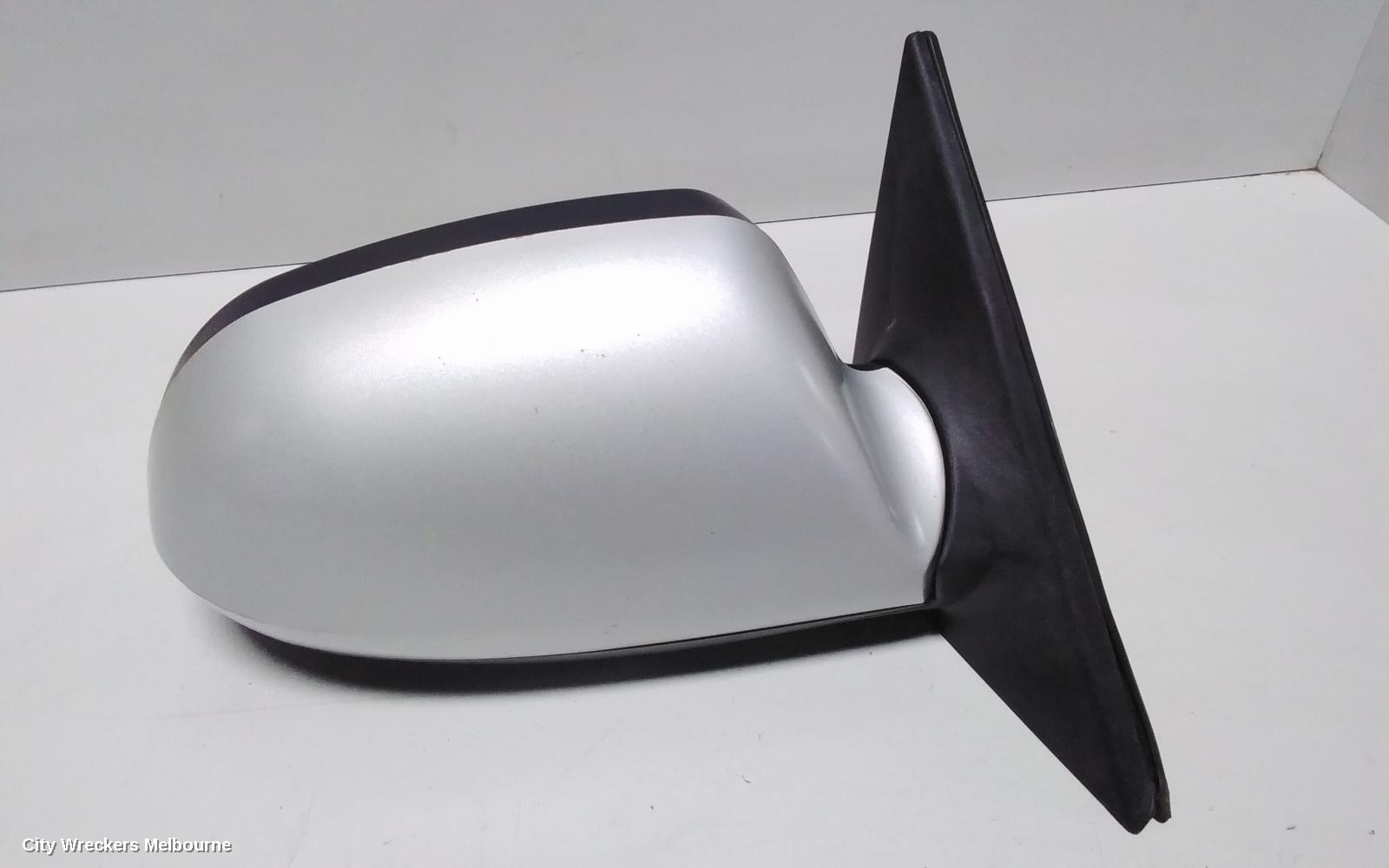 HYUNDAI ELANTRA RIGHT DOOR MIRROR, XD, POWER, COLOUR CODED, 10/2003 - 07/2006