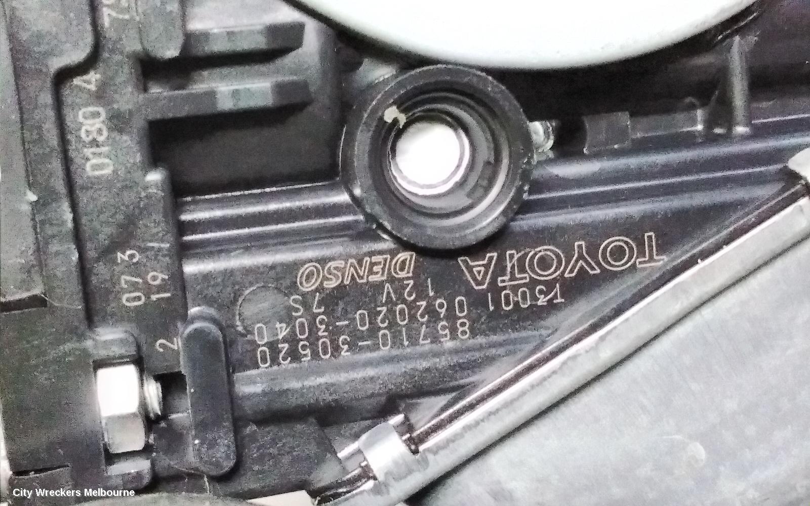 TOYOTA PRIUS RIGHT FRONT WINDOW REG/MOTOR, NHP10R, PRIUS C, 12/2011 - 03/2020