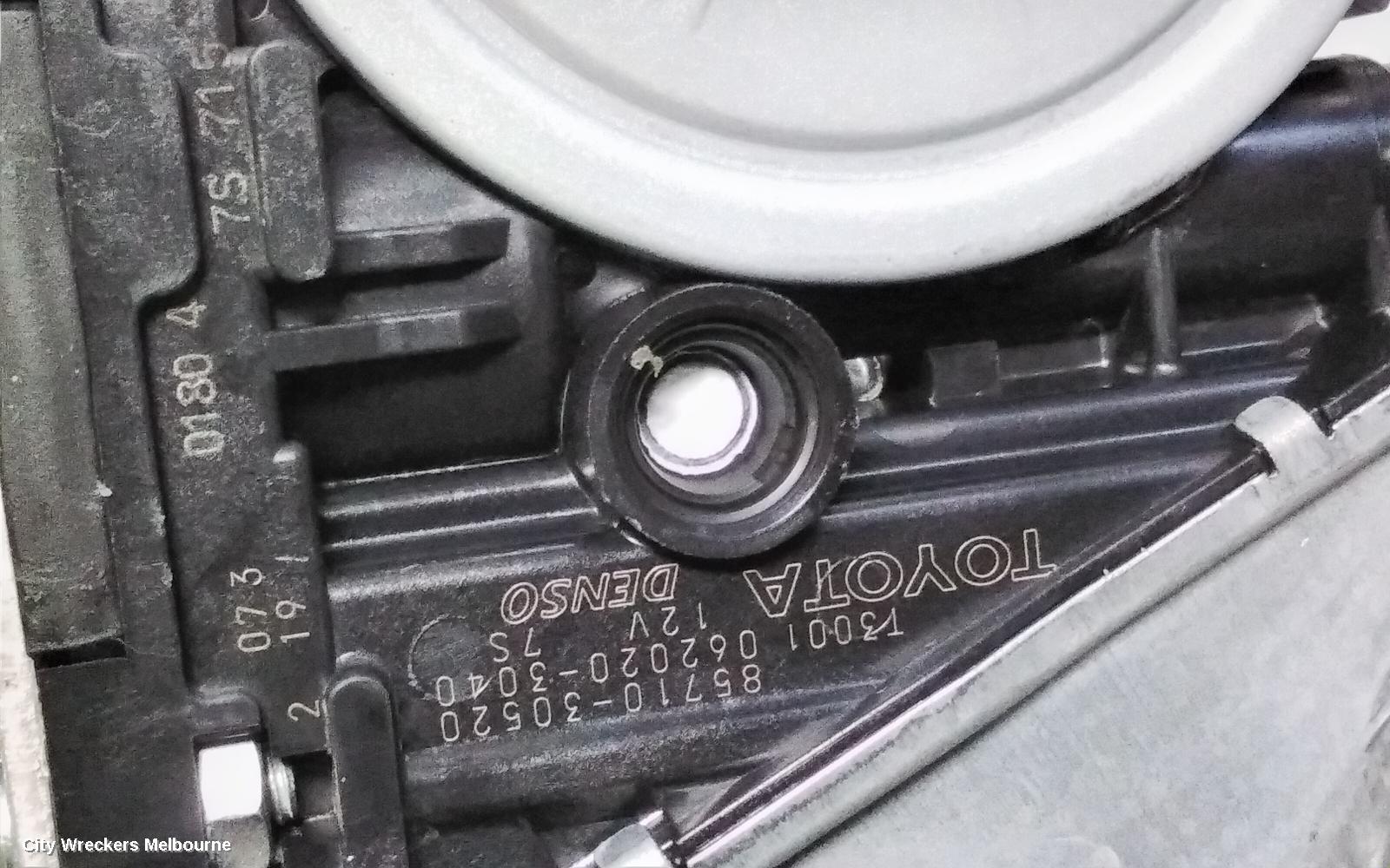 TOYOTA PRIUS RIGHT FRONT WINDOW REG/MOTOR, NHP10R, PRIUS C, 12/2011 - 03/2020