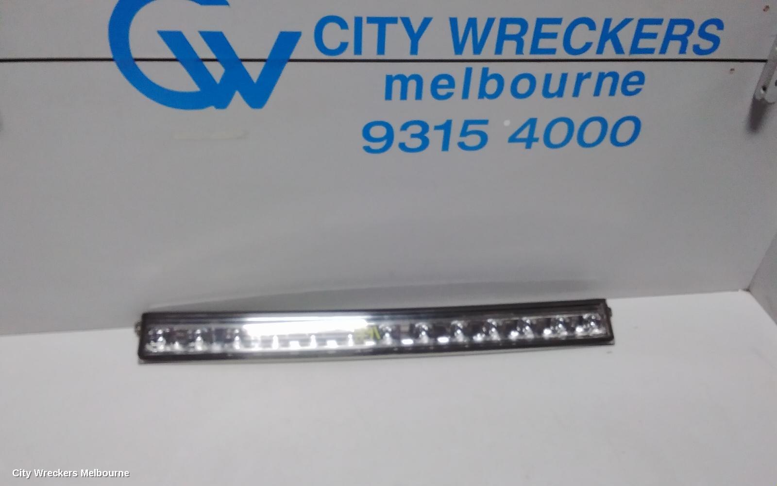 TOYOTA ESTIMA REAR GARNISH, TAILGATE LAMP (CENTRE), LENS# 28-194, CLEAR, XR50, 05-19 (IMPORT)