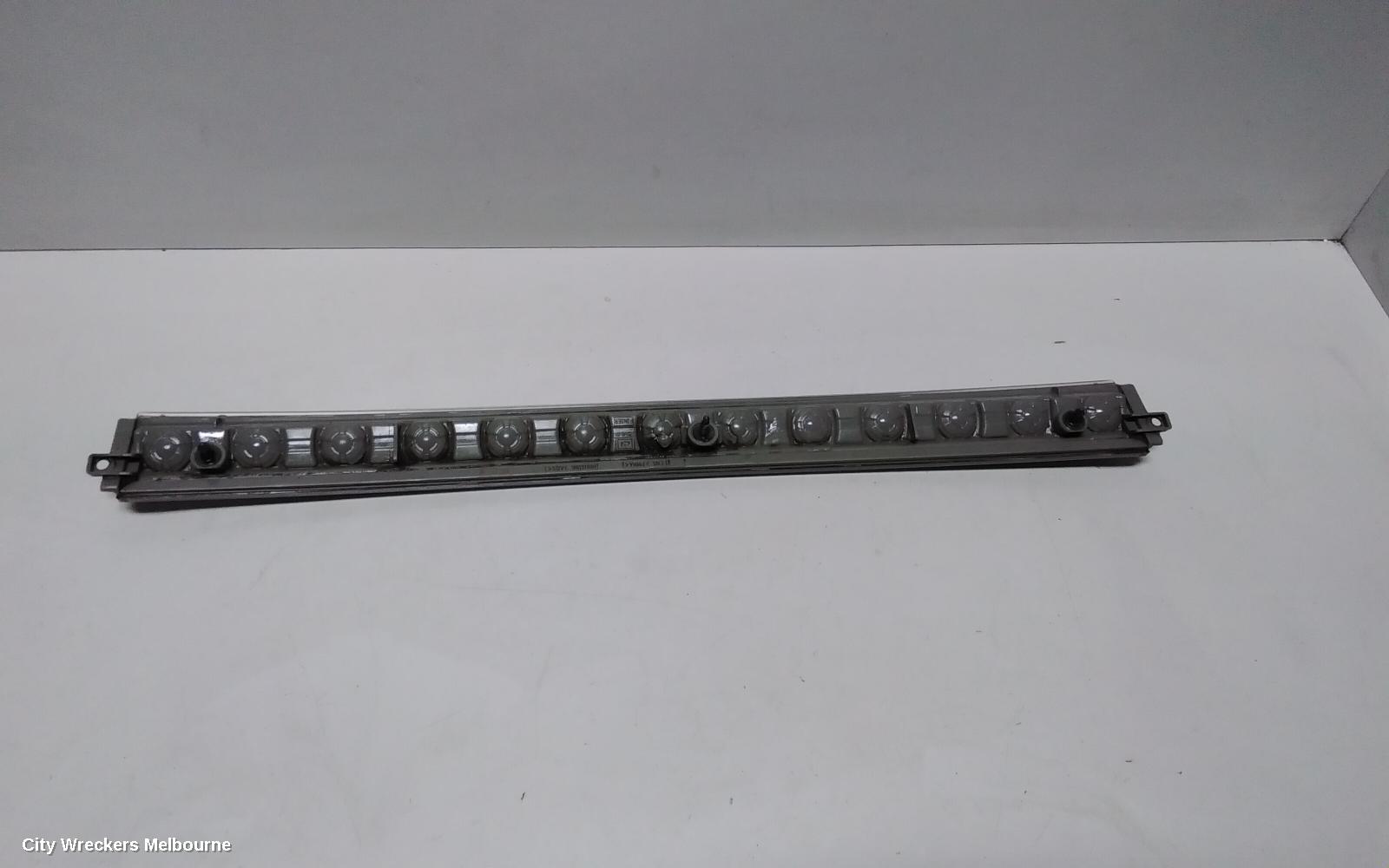 TOYOTA ESTIMA REAR GARNISH, TAILGATE LAMP (CENTRE), LENS# 28-194, CLEAR, XR50, 05-19 (IMPORT)