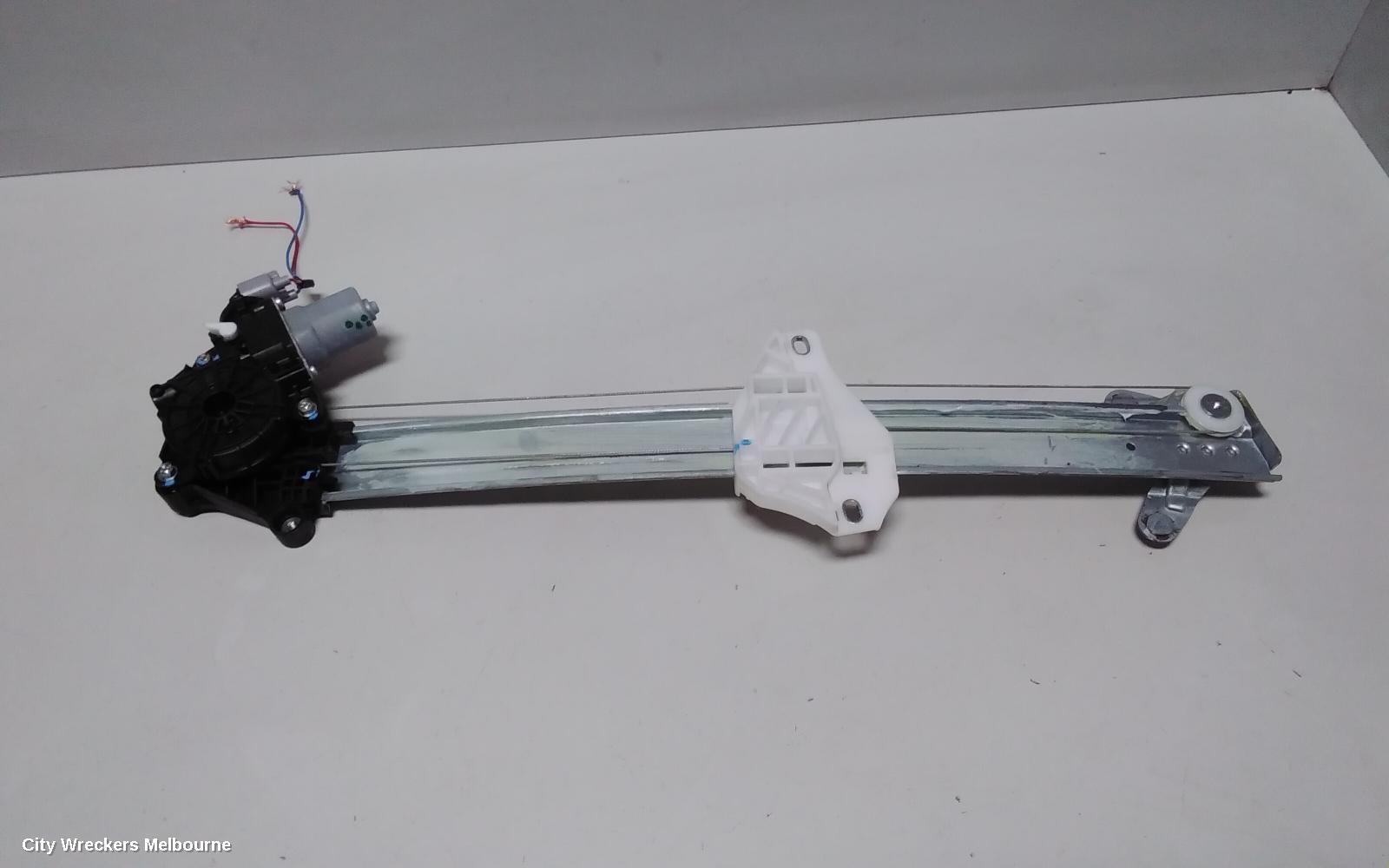 HONDA CRV LEFT FRONT WINDOW REG/MOTOR, RW, 05/2017 - 08/2023