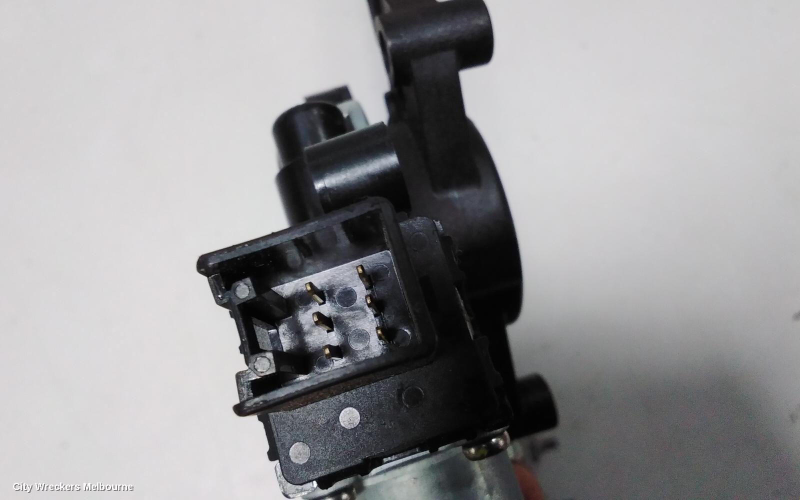 MAZDA CX3 RIGHT FRONT WINDOW REG/MOTOR, DK, 02/2017 ONWARDS