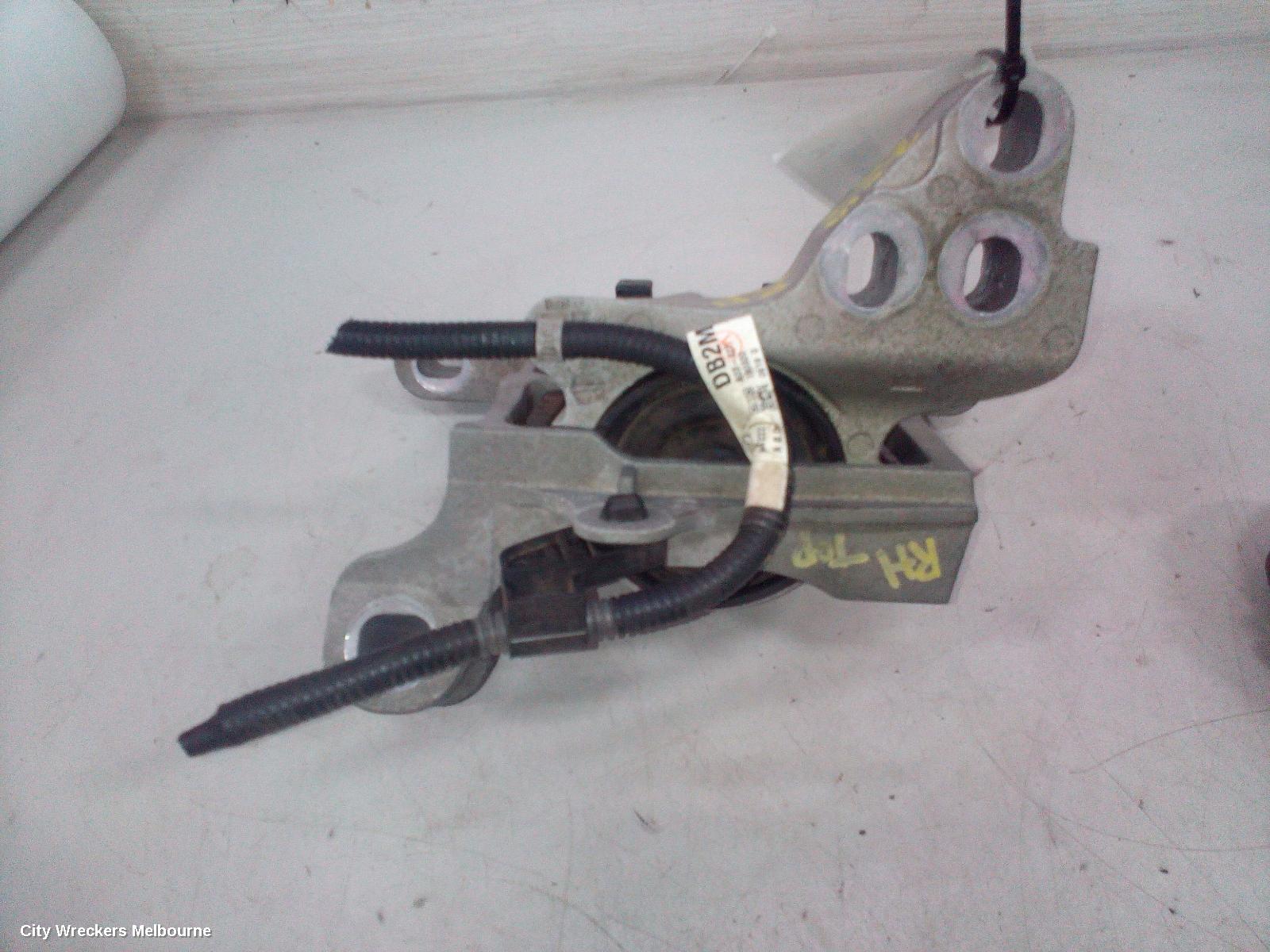 MAZDA CX3 MOUNT, DK, 03/2015 ONWARDS