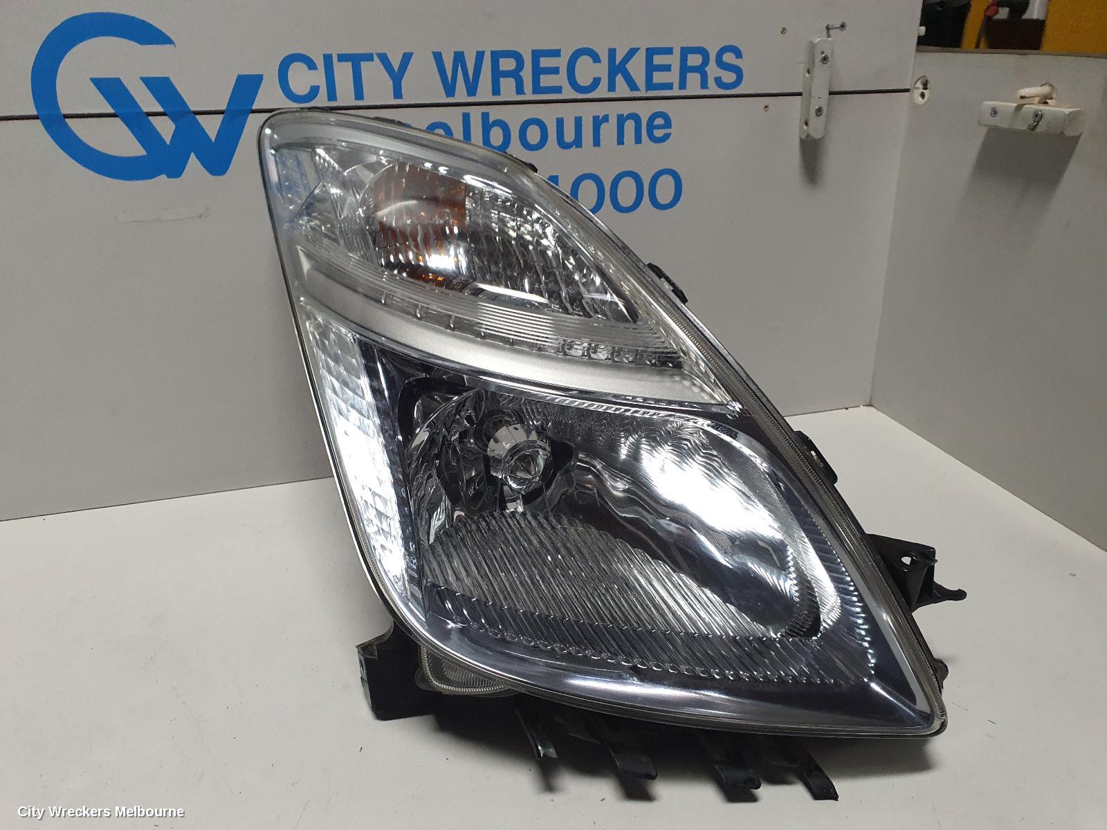 TOYOTA PRIUS RIGHT HEADLAMP, NHW20R, 11/2005 - 05/2009