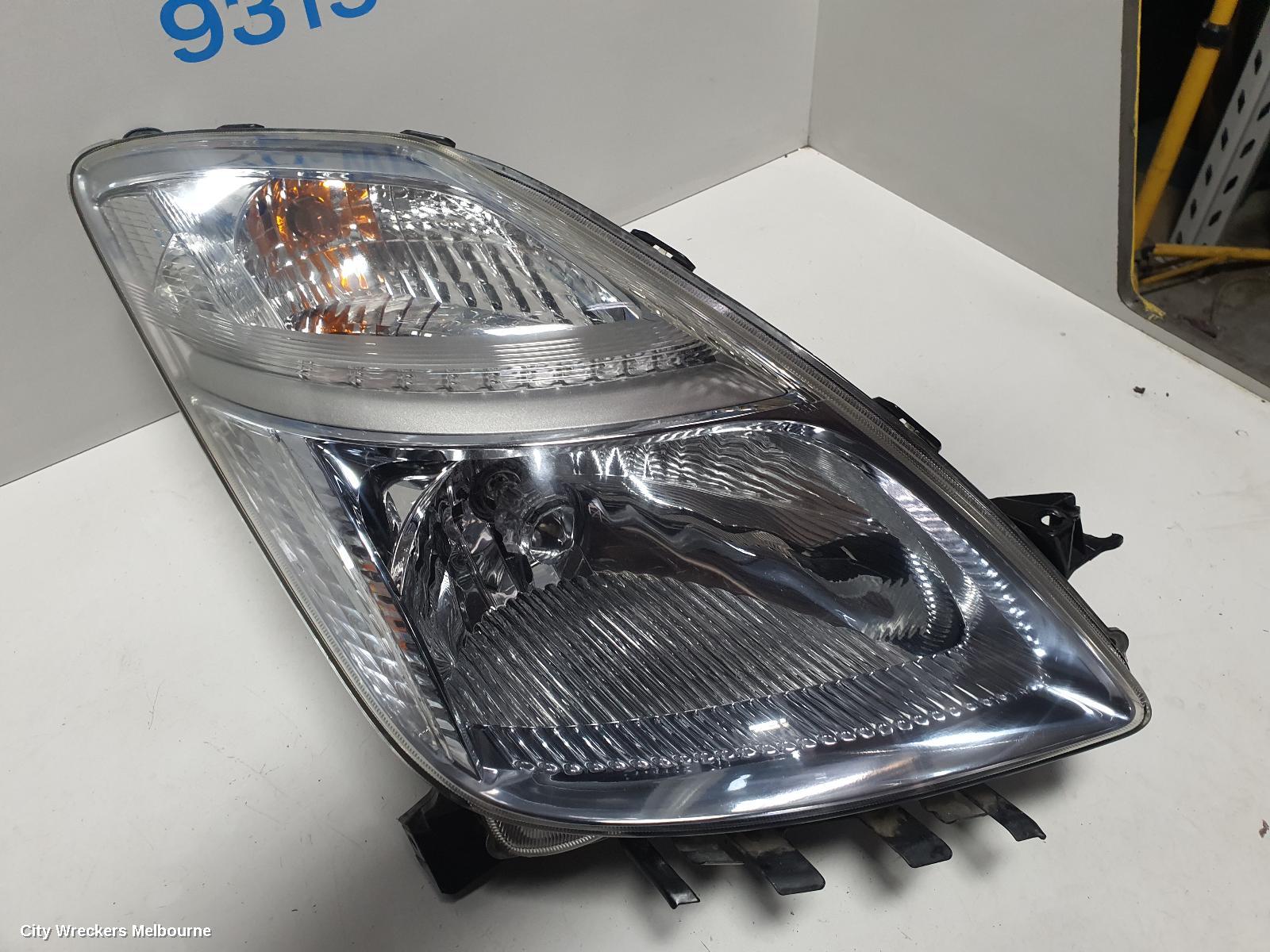 TOYOTA PRIUS RIGHT HEADLAMP, NHW20R, 11/2005 - 05/2009