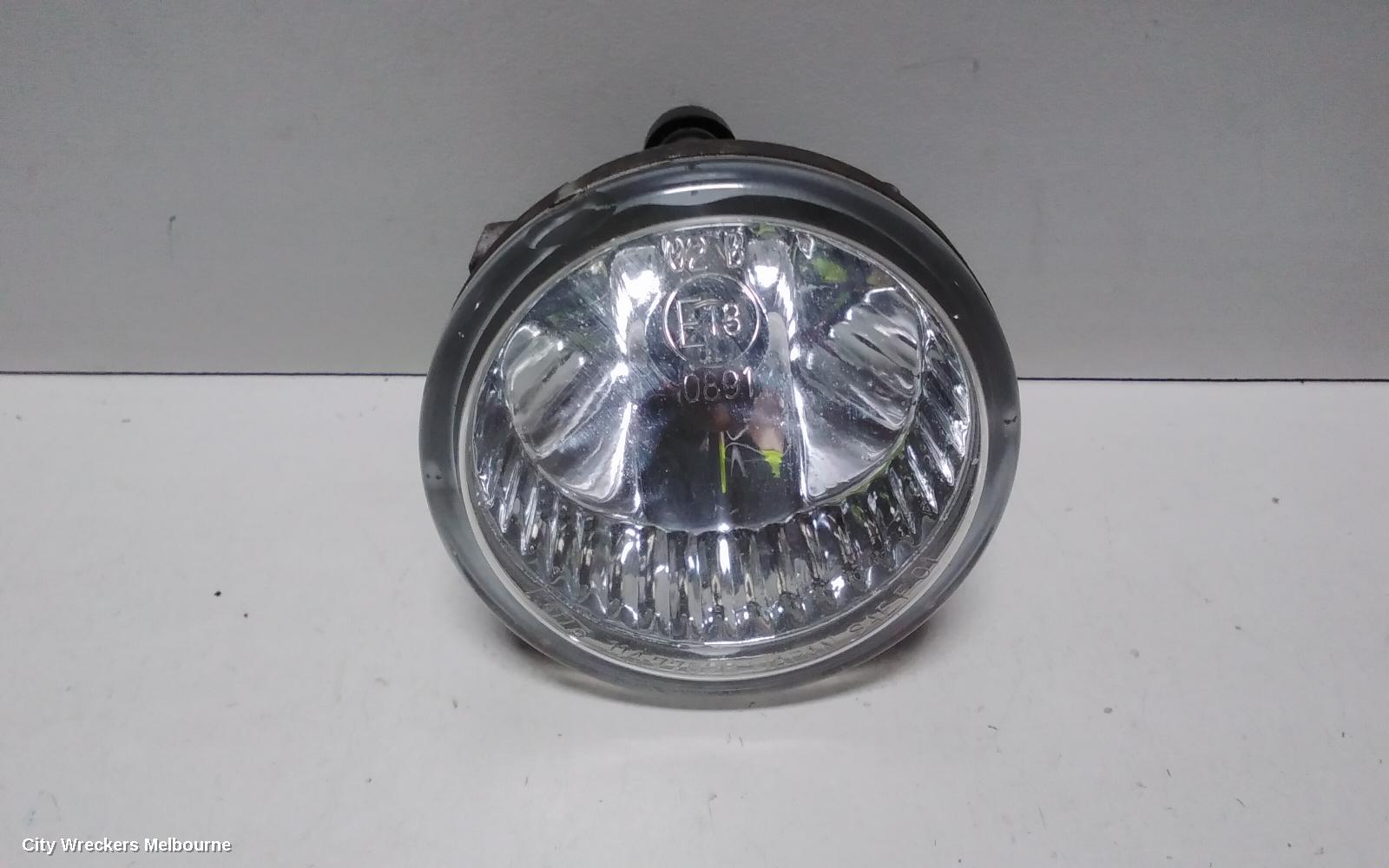 TOYOTA KLUGER RIGHT INDICATOR/FOG/SIDE, BUMPER FOGLAMP, MCU28R, 01/2001 - 04/2007