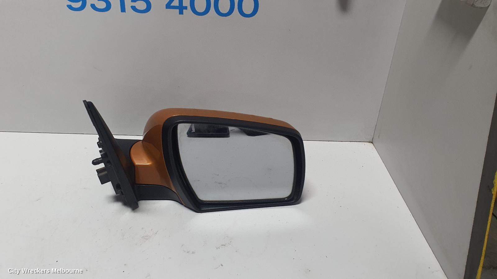 KIA SOUL RIGHT DOOR MIRROR