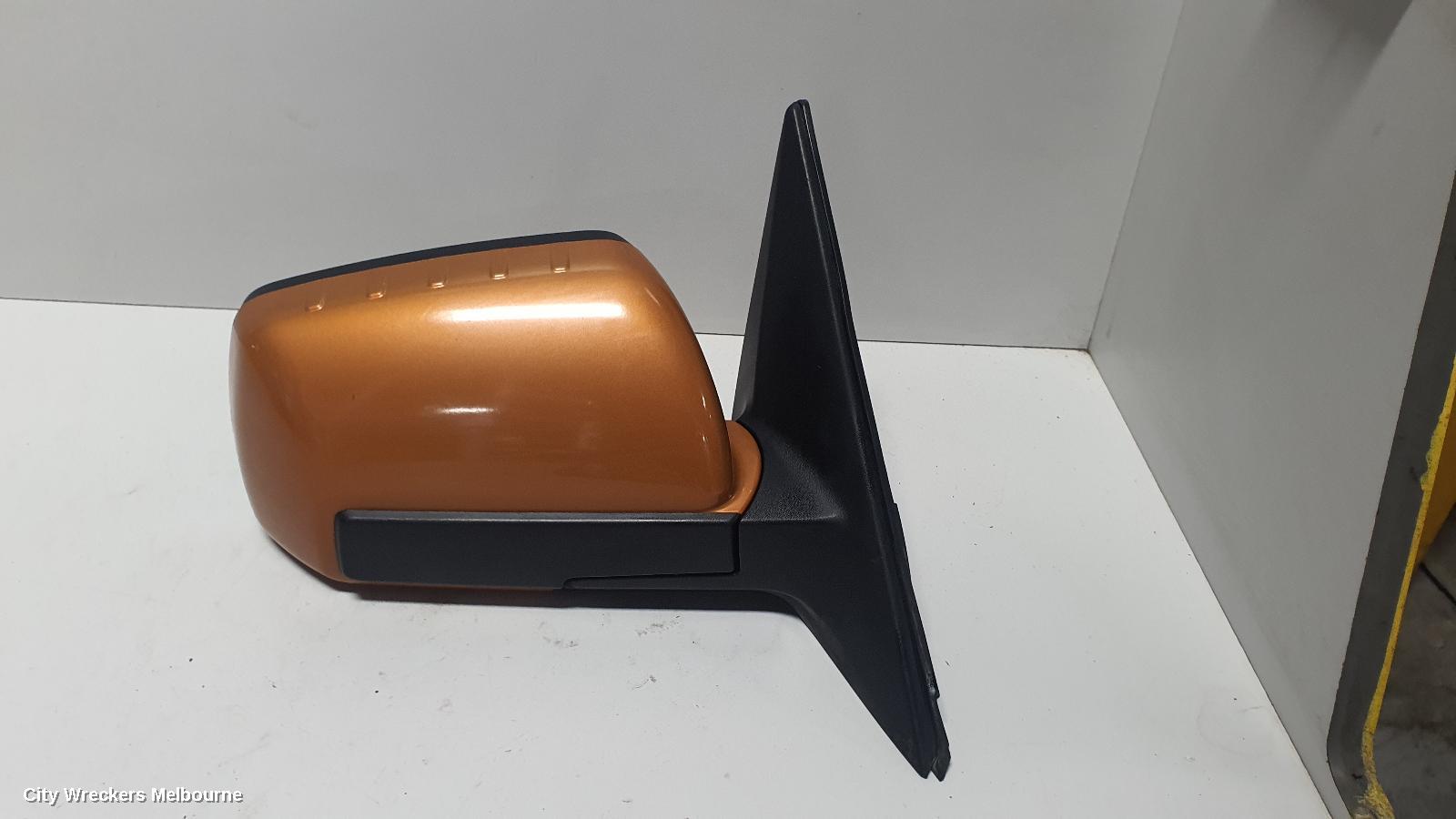 KIA SOUL RIGHT DOOR MIRROR