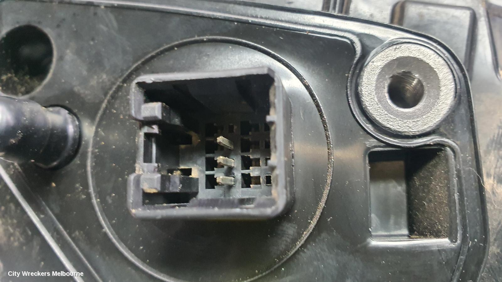 KIA SOUL RIGHT DOOR MIRROR