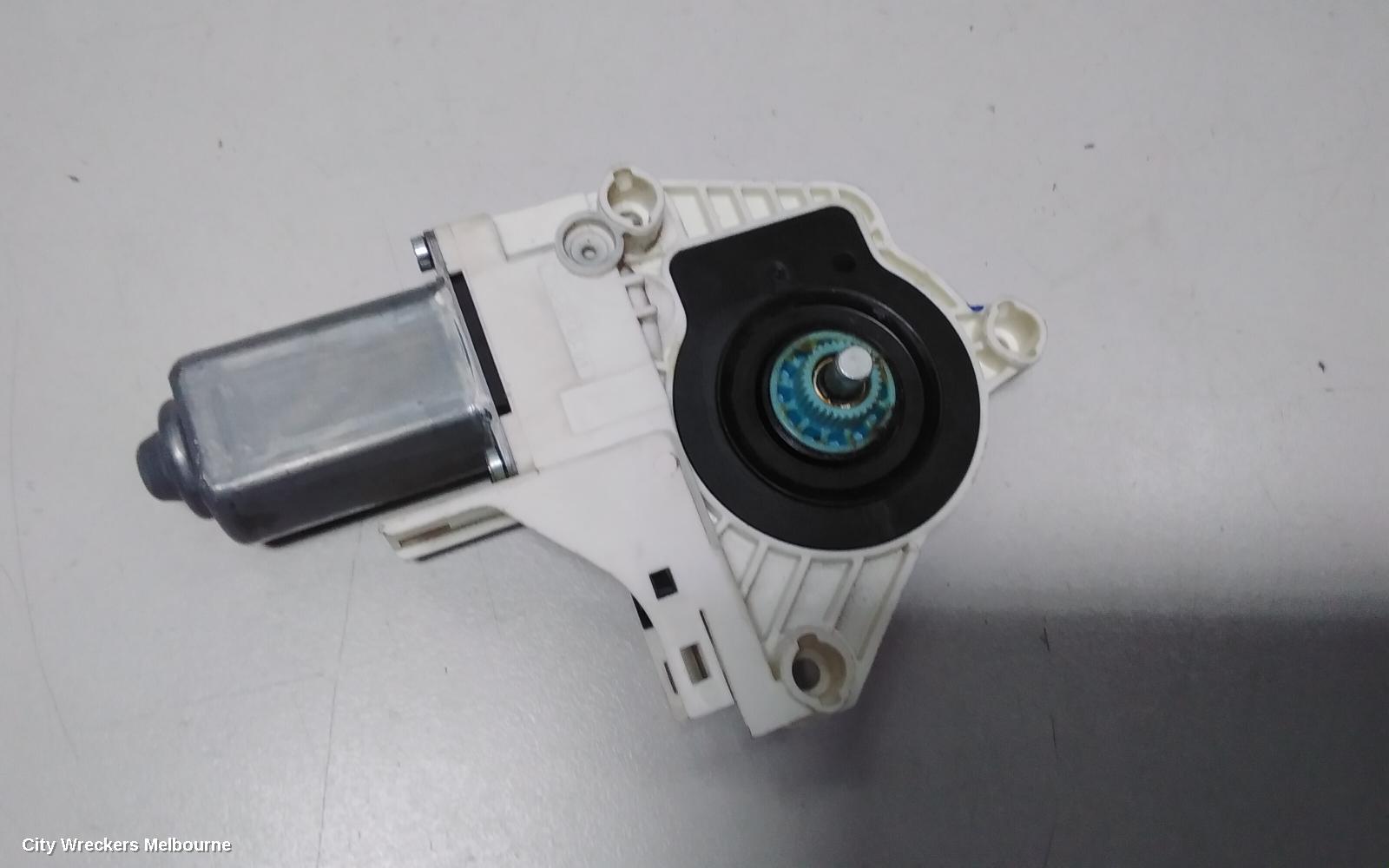 AUDI Q5 RIGHT FRONT WINDOW REG/MOTOR, 8R, 03/2009 - 01/2017