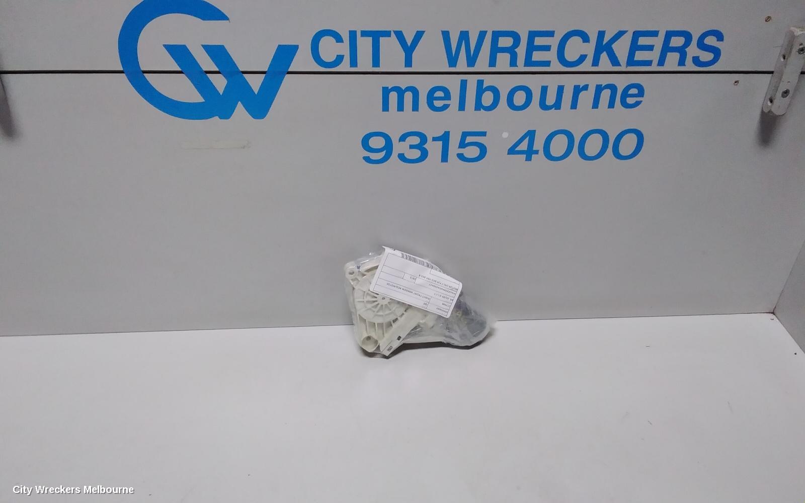 AUDI Q5 RIGHT FRONT WINDOW REG/MOTOR, 8R, 03/2009 - 01/2017