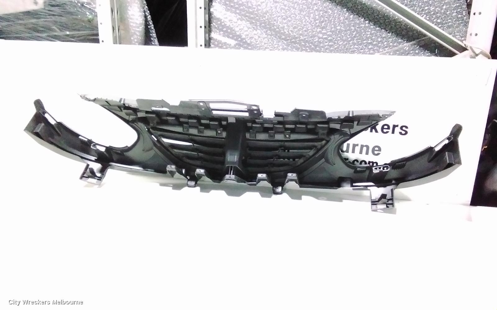 RENAULT FLUENCE GRILLE, RADIATOR GRILLE, X38, 09/2010 - 08/2013