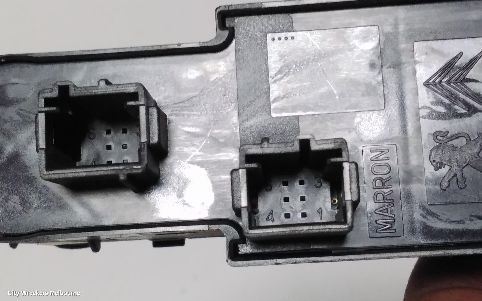 PEUGEOT 208 PWR DR WIND SWITCH, RH FRONT (MASTER SWITCH), A9, 5DR HATCH, 10/2012 ONWARDS