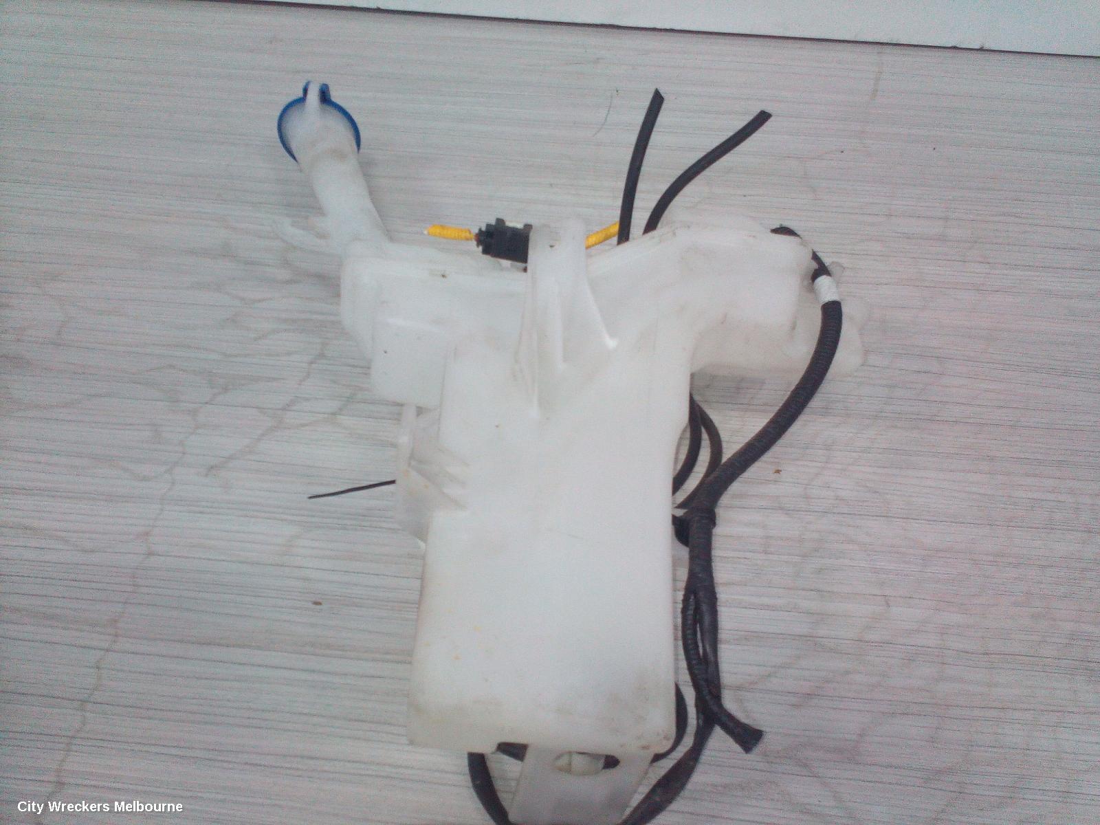 KIA PICANTO WASHER BOTTLE, JA, 05/2017 ONWARDS