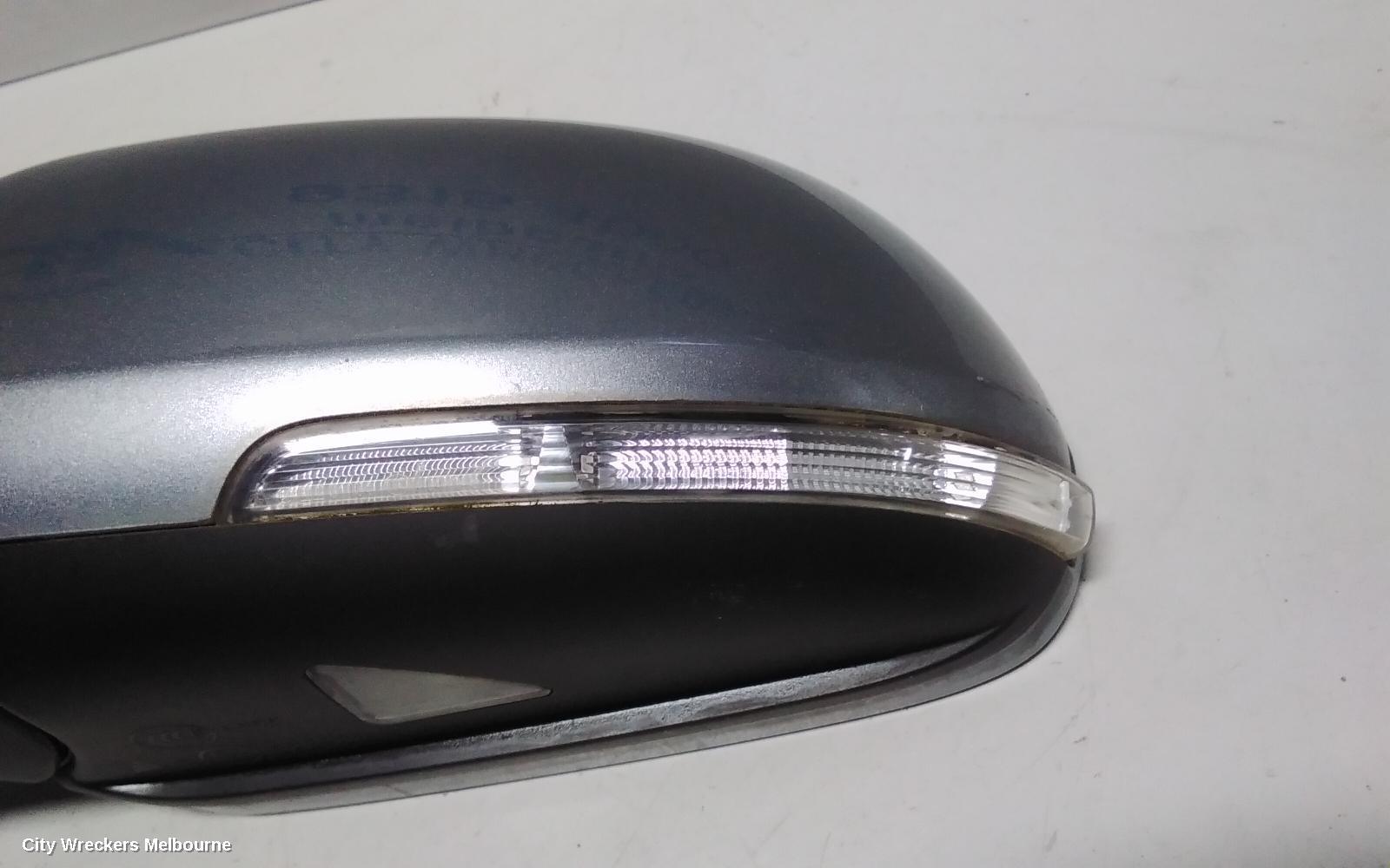 SKODA OCTAVIA LEFT DOOR MIRROR, 1Z, ELEGANCE/SCOUT, MANUAL FOLD, W/ SURROUND LIGHT TYPE (6XD), 02/2009 - 10/2013