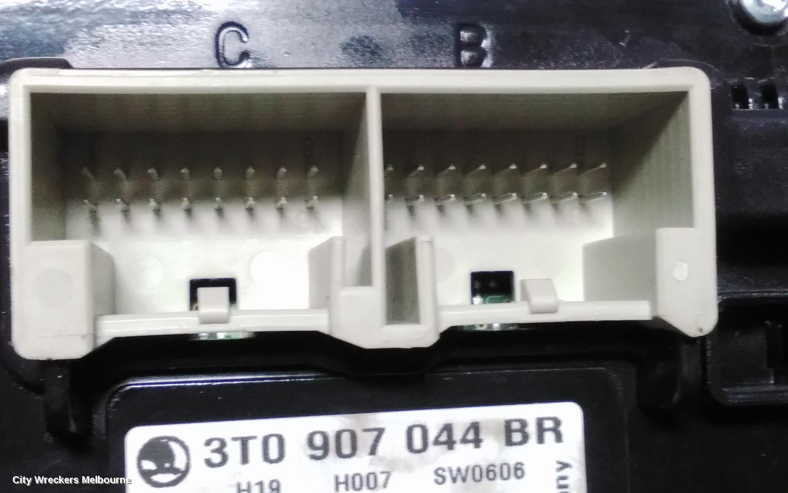 SKODA OCTAVIA HEATER/AC CONTROLS, DUAL ZONE CLIMATE CONTROL, 1Z, NON HEATED SEAT TYPE, 03/2009 - 10/2013