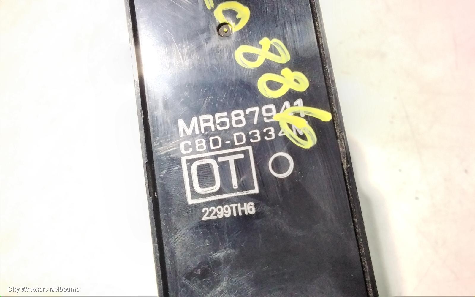 MITSUBISHI TRITON PWR DR WIND SWITCH, RH FRONT (MASTER SWITCH), 4 DOOR SWITCH TYPE, ML-MN, 07/2006 - 04/2015