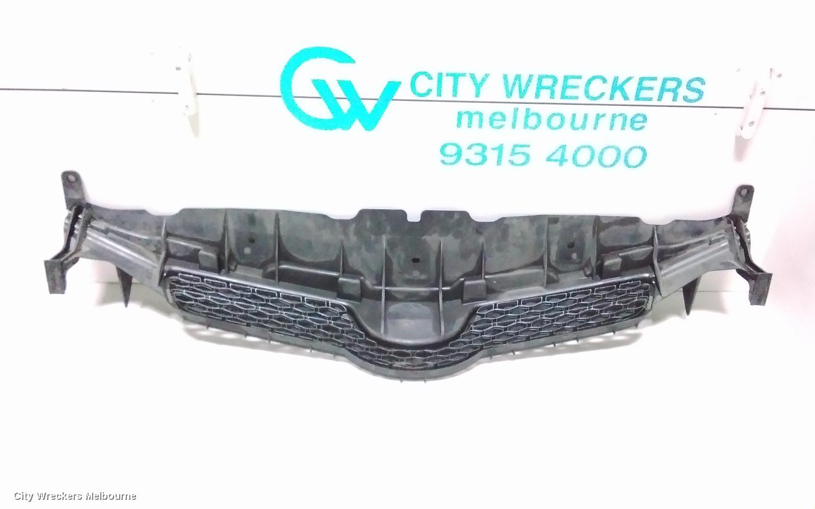 TOYOTA COROLLA GRILLE, BUMPER GRILLE (CENTRE), ZRE152R, HATCH, 11/2009 - 09/2012