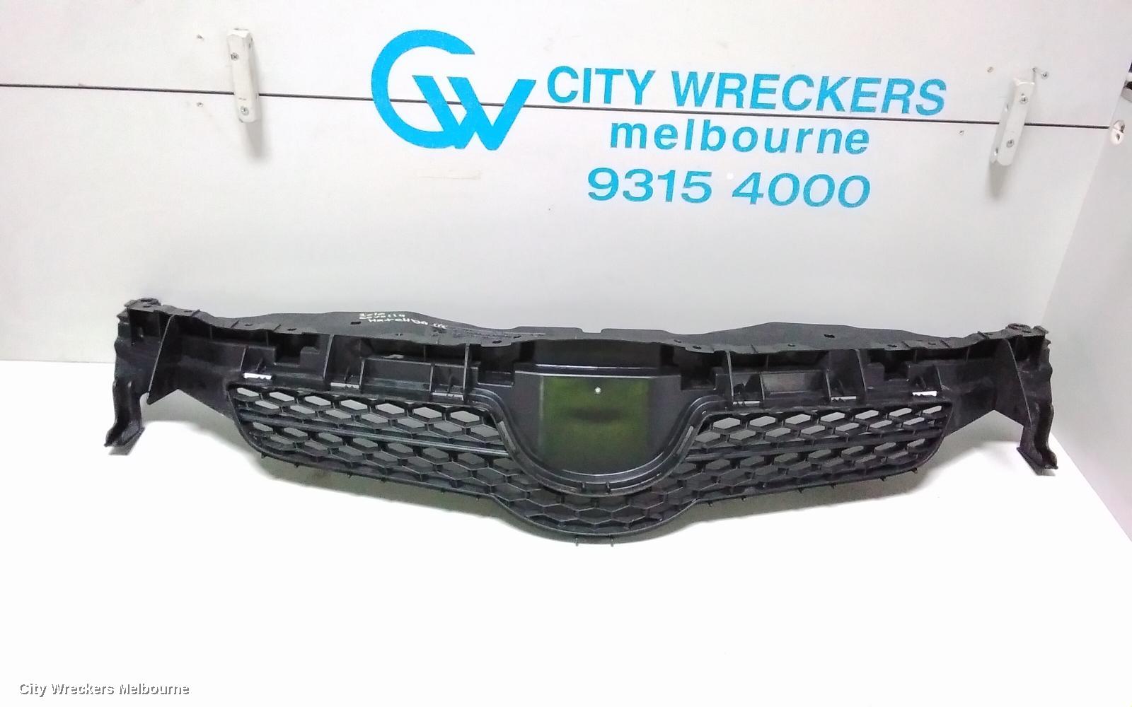 TOYOTA COROLLA GRILLE, BUMPER GRILLE (CENTRE), ZRE152R, HATCH, 11/2009 - 09/2012
