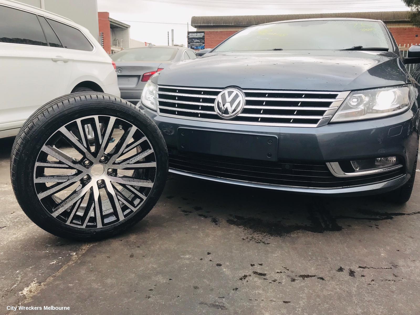 VOLKSWAGEN PASSAT FOG LAMP
