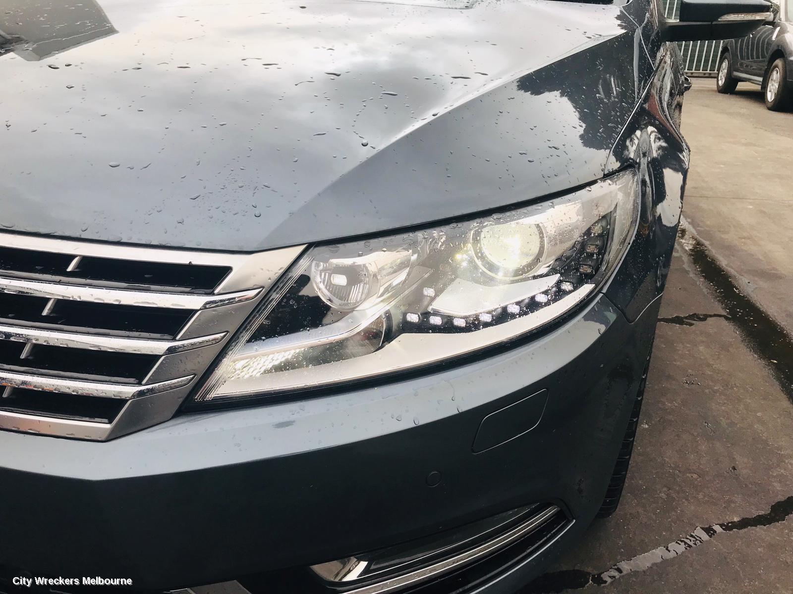 VOLKSWAGEN PASSAT FOG LAMP