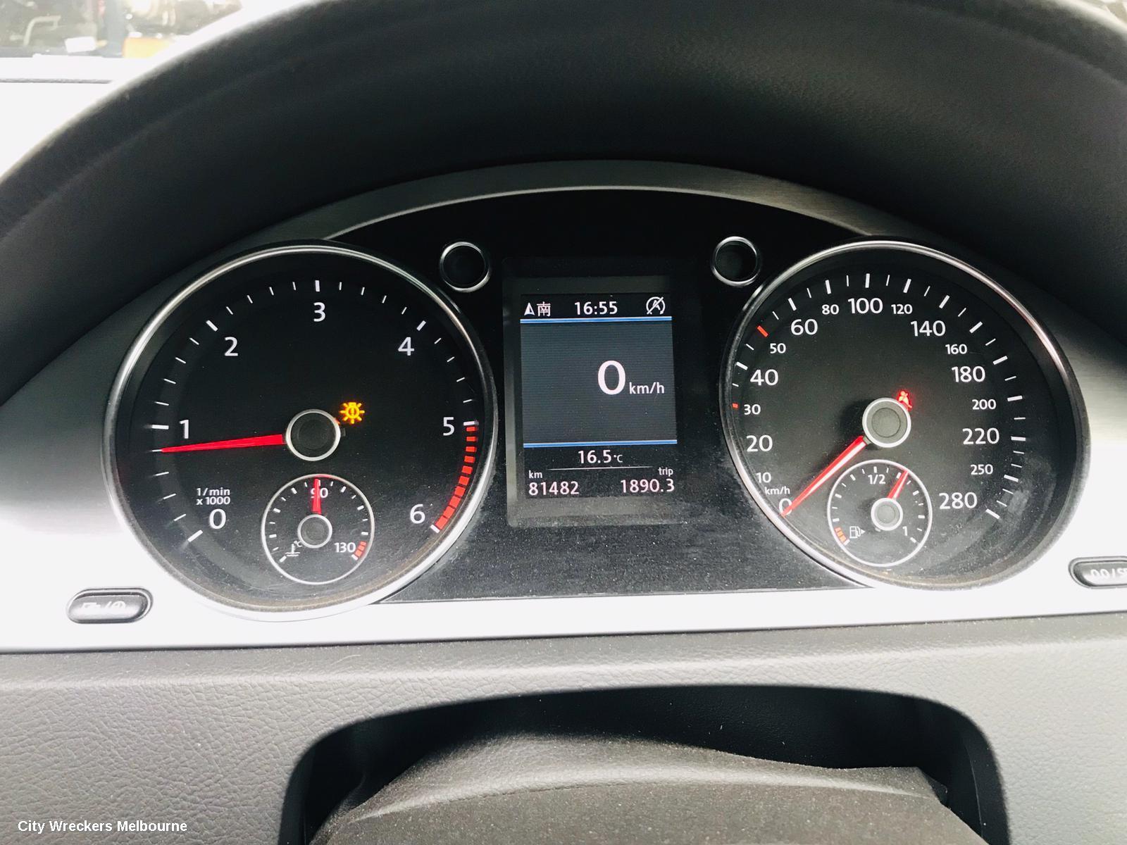 VOLKSWAGEN PASSAT FOG LAMP