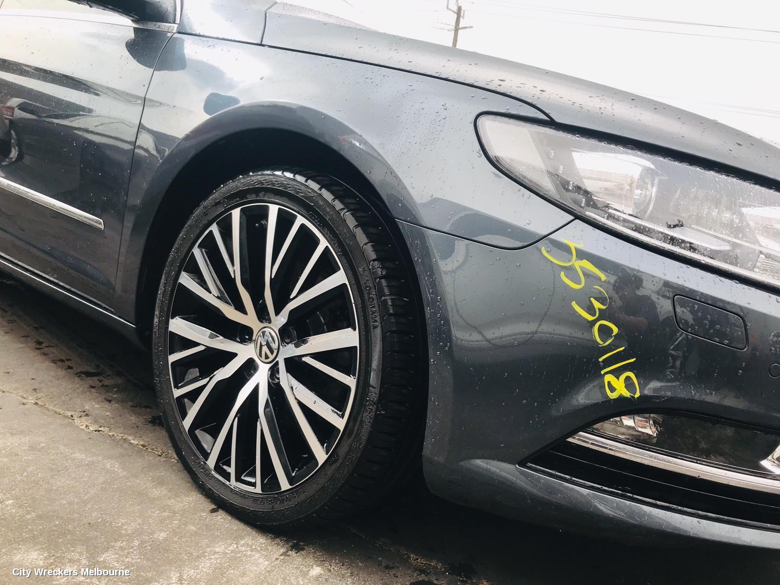 VOLKSWAGEN PASSAT FOG LAMP