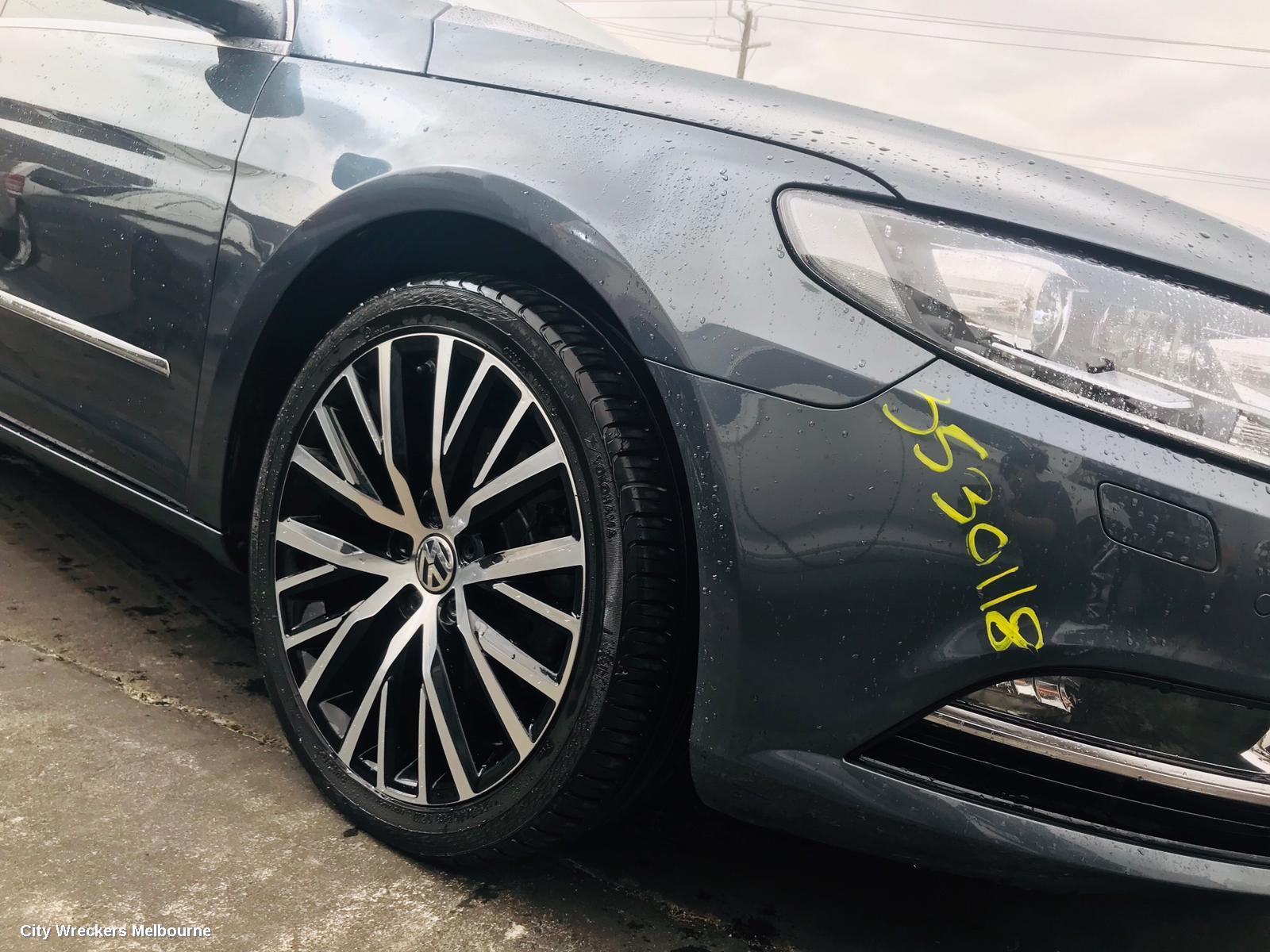 VOLKSWAGEN PASSAT FOG LAMP