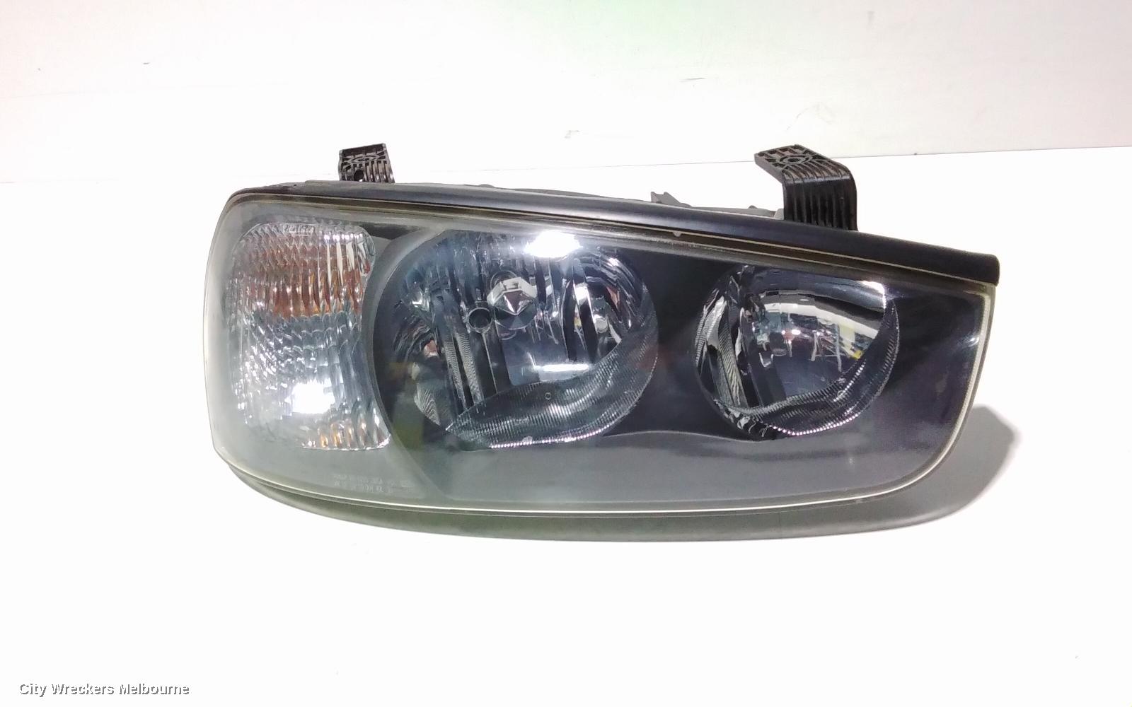 HYUNDAI ELANTRA RIGHT HEADLAMP, XD, 11/2000 - 09/2003