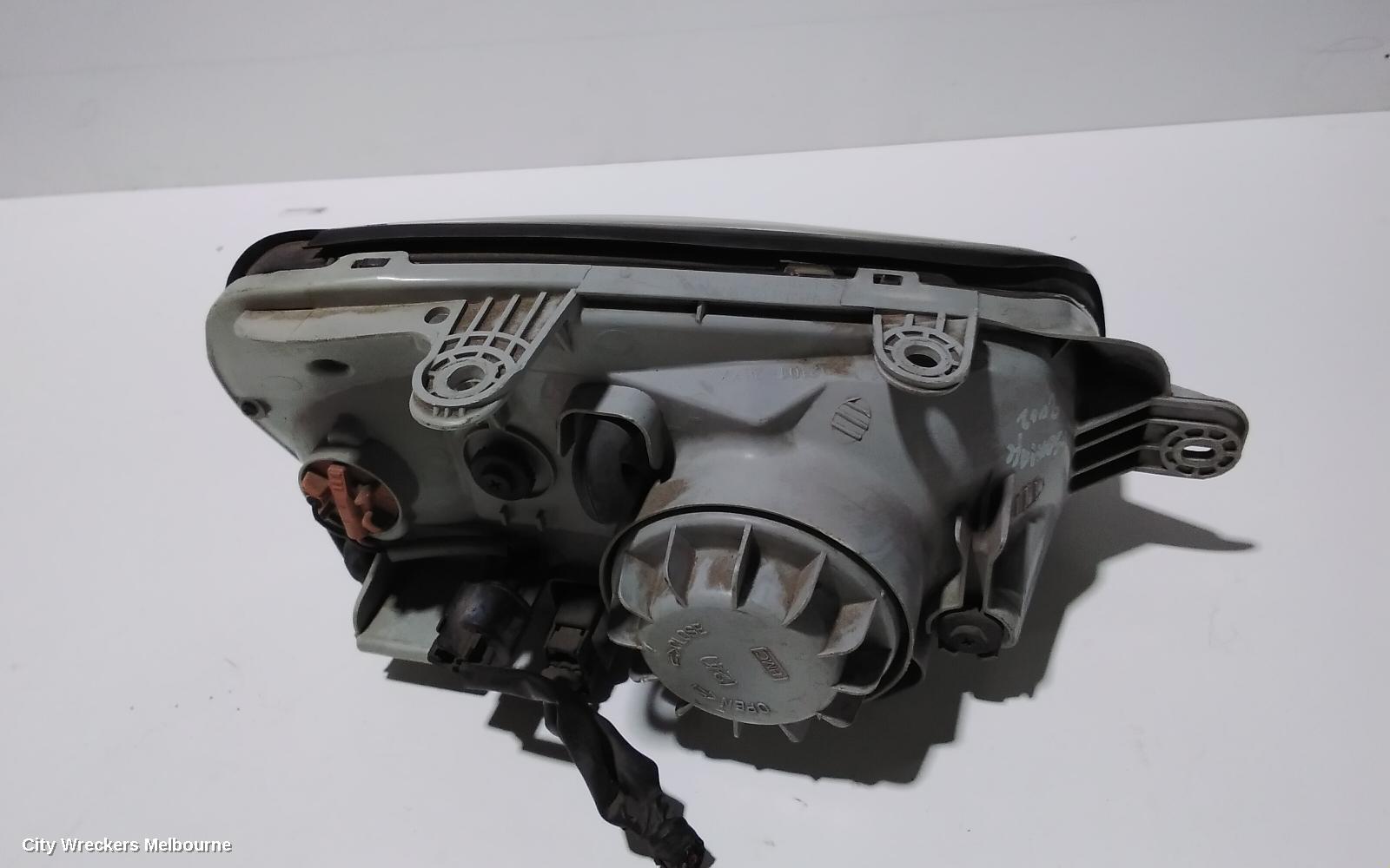 HYUNDAI SANTA FE LEFT HEADLAMP, SM, 11/2000 - 09/2003