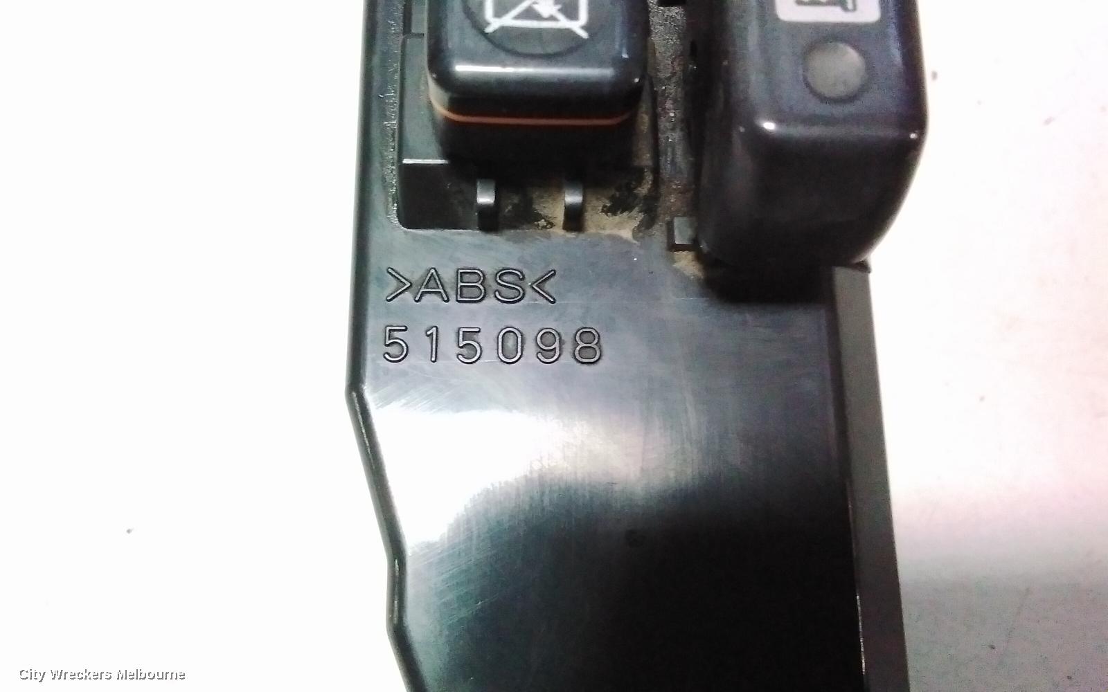 TOYOTA HIACE PWR DR WIND SWITCH, RH FRONT (MASTER SWITCH), TRH/KDH, 03/2005 - 02/2014