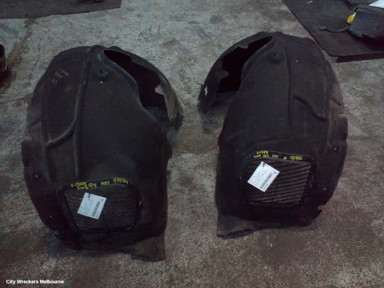 AUDI Q7 RIGHT GUARD LINER, 4L, DIESEL TYPE, 09/2006 - 09/2009