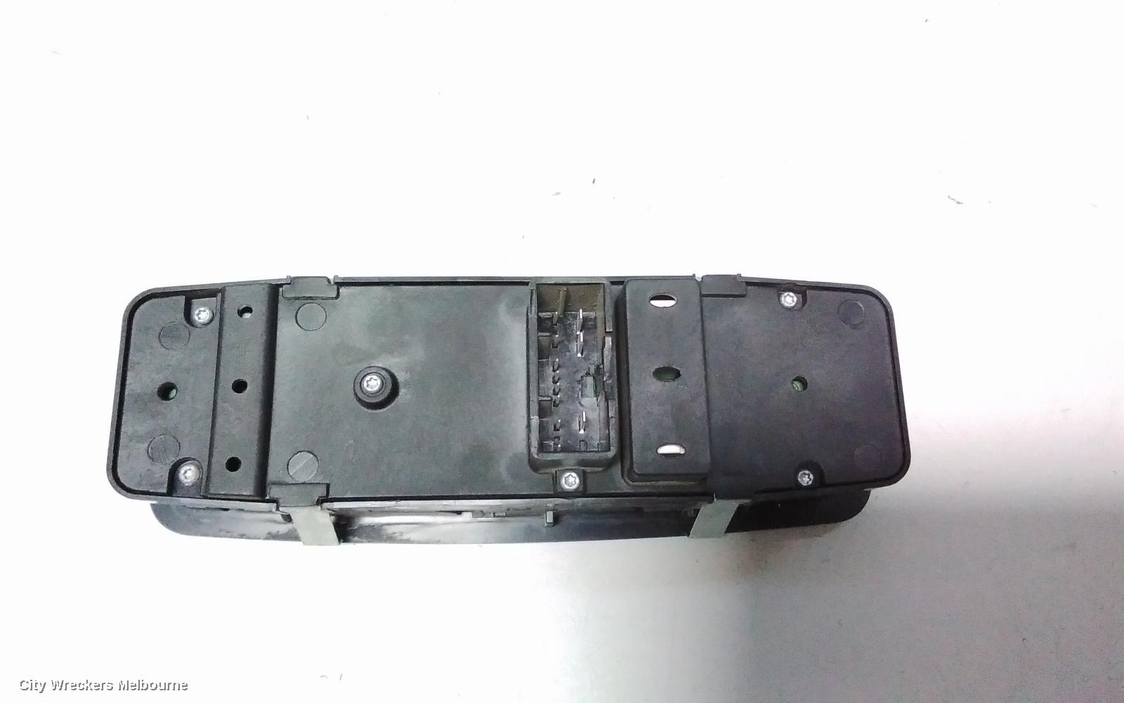 JEEP CHEROKEE PWR DR WIND SWITCH, RH FRONT (MASTER SWITCH), 1 PLUG, KL, 02/2014 - 11/2022