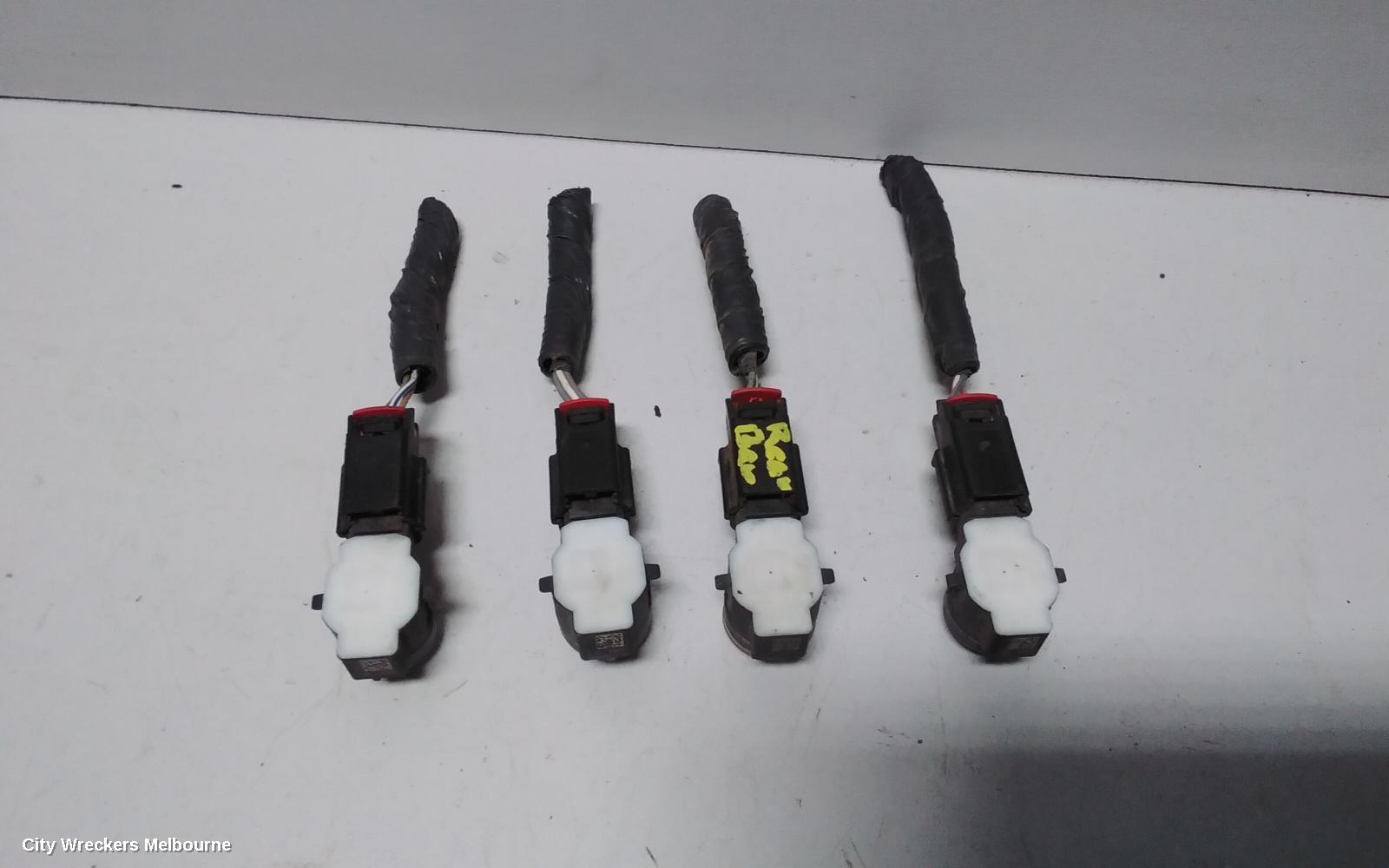 JEEP CHEROKEE, KL, 06/2014 - 11/2022, REAR BAR CRASH SENSOR: 77527