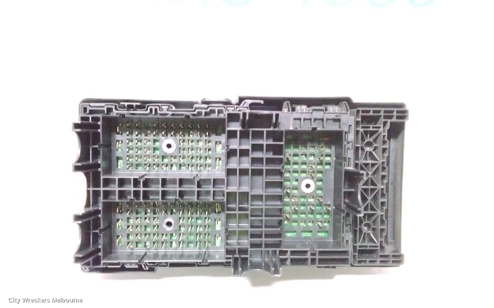 JEEP CHEROKEE FUSE BOX, ENGINE BAY, PETROL, KL, 02/2014 ONWARDS