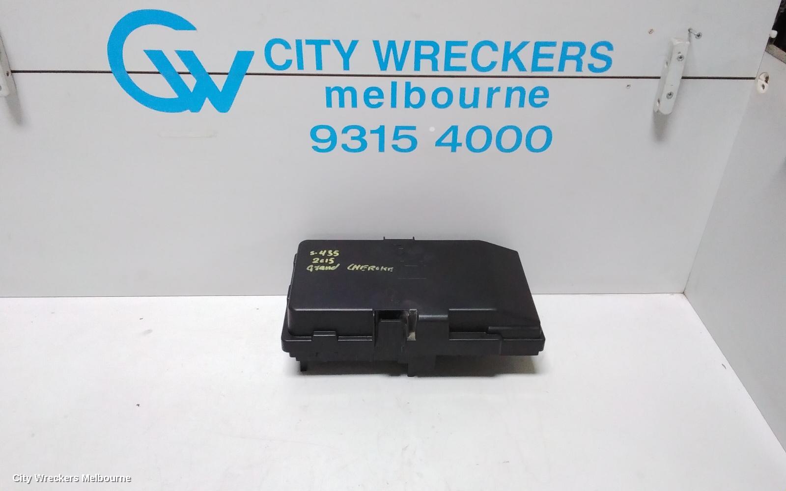 JEEP CHEROKEE FUSE BOX, ENGINE BAY, PETROL, KL, 02/2014 ONWARDS