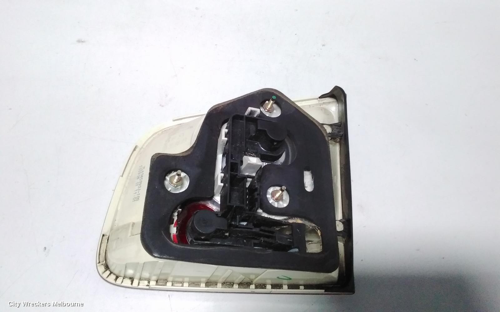 VOLKSWAGEN TOUAREG REAR GARNISH, TAILGATE LAMP (LH SIDE), 7L, 09/2003 - 06/2007