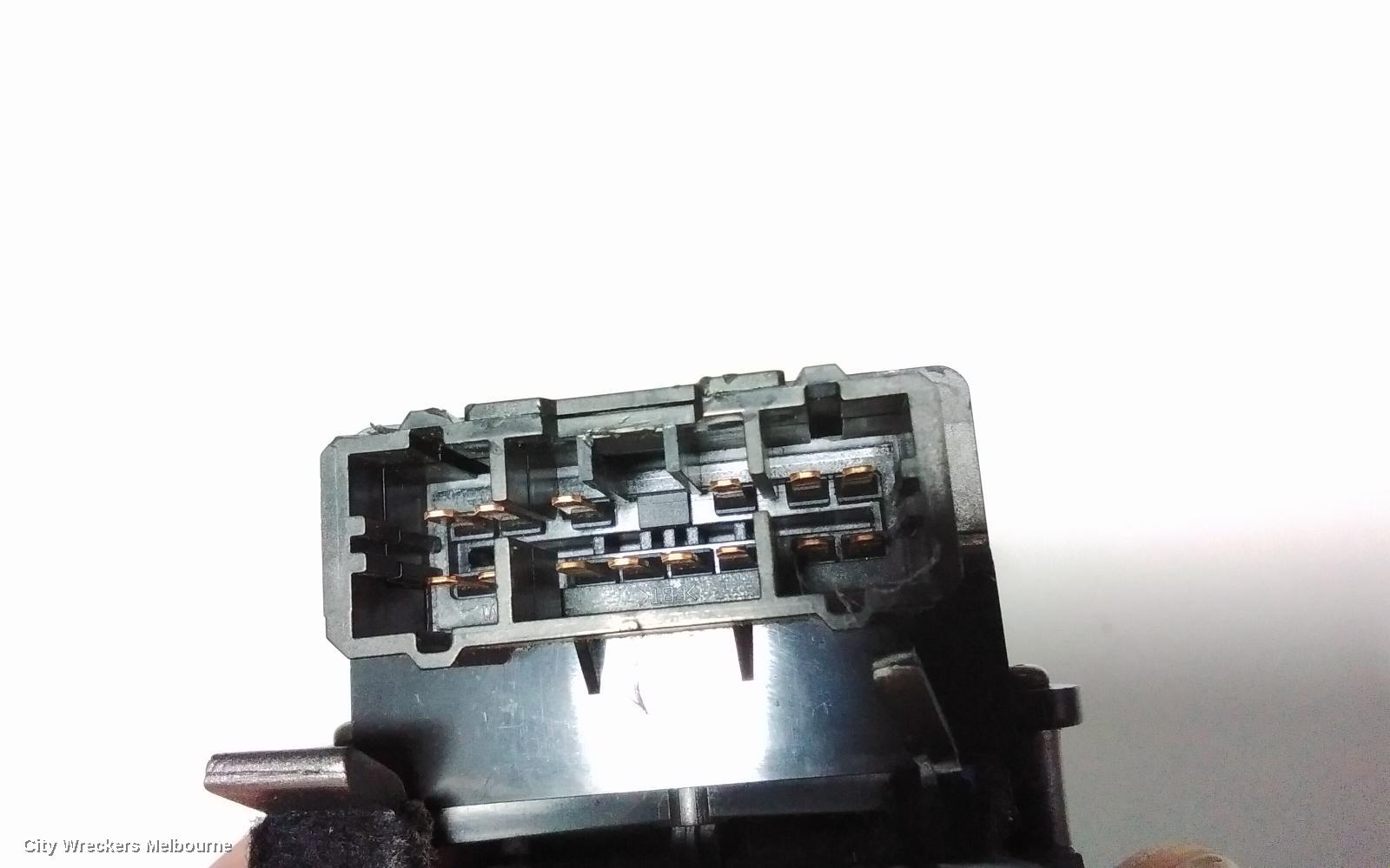 HONDA INTEGRA PWR DR WIND SWITCH, RH FRONT (MASTERSWITCH), 09/2001 - 06/2005