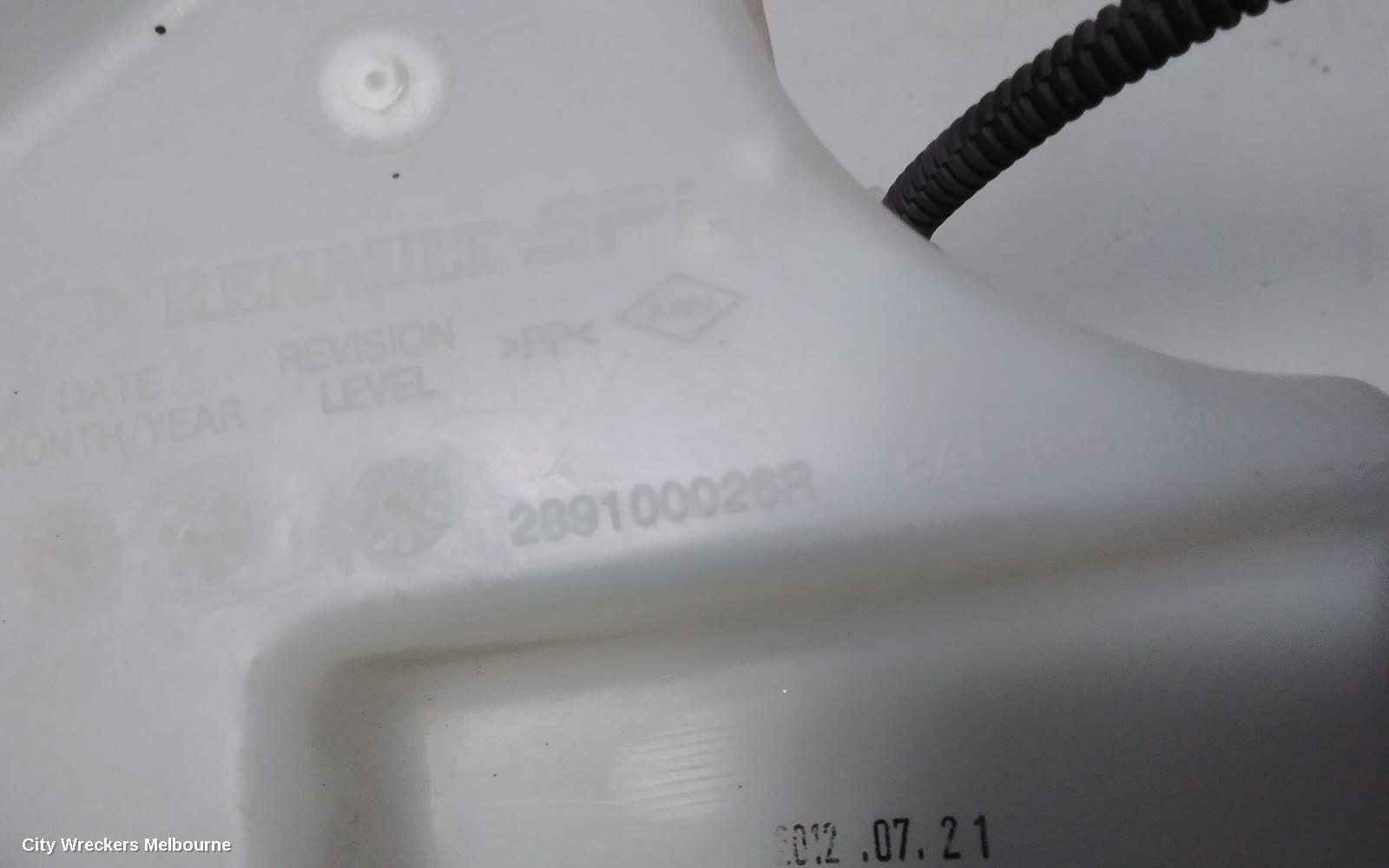 RENAULT FLUENCE WASHER BOTTLE, X38 09/2010 - 01/2016