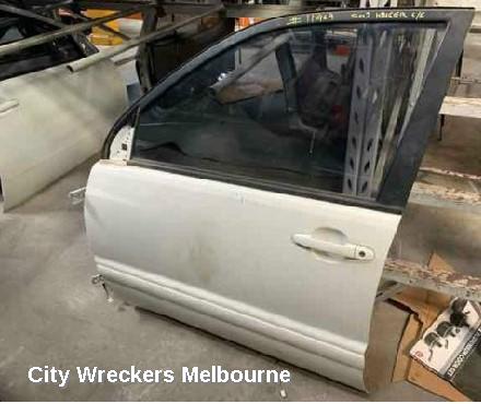TOYOTA KLUGER LEFT FRONT DOOR, MCU28R, 01/2001 - 04/2007