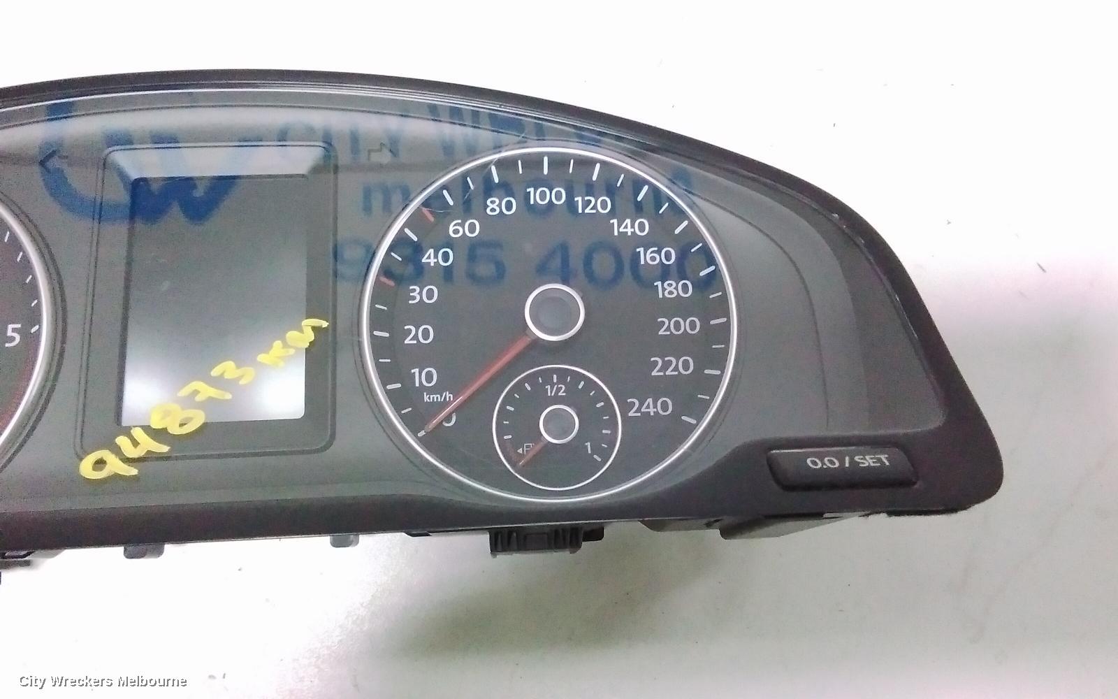 VOLKSWAGEN TRANSPORTER INSTRUMENT CLUSTER, DIESEL, P/N 7E0920870J, T5, 03/2010 - 06/2015