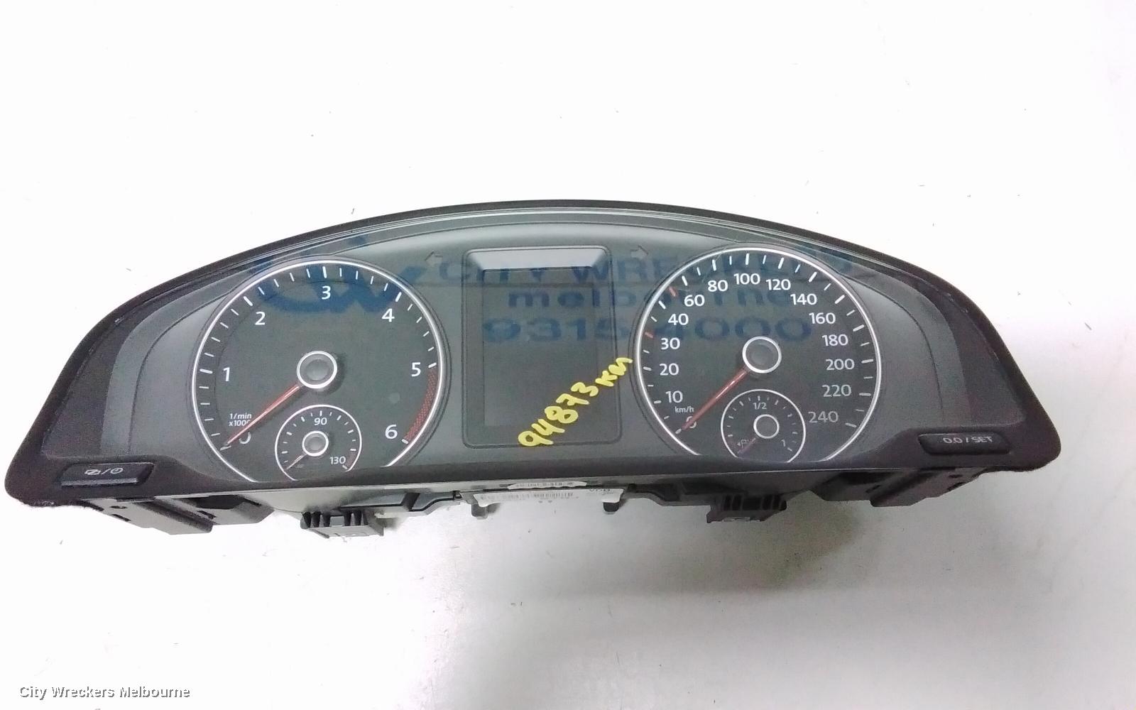 VOLKSWAGEN TRANSPORTER INSTRUMENT CLUSTER, DIESEL, P/N 7E0920870J, T5, 03/2010 - 06/2015