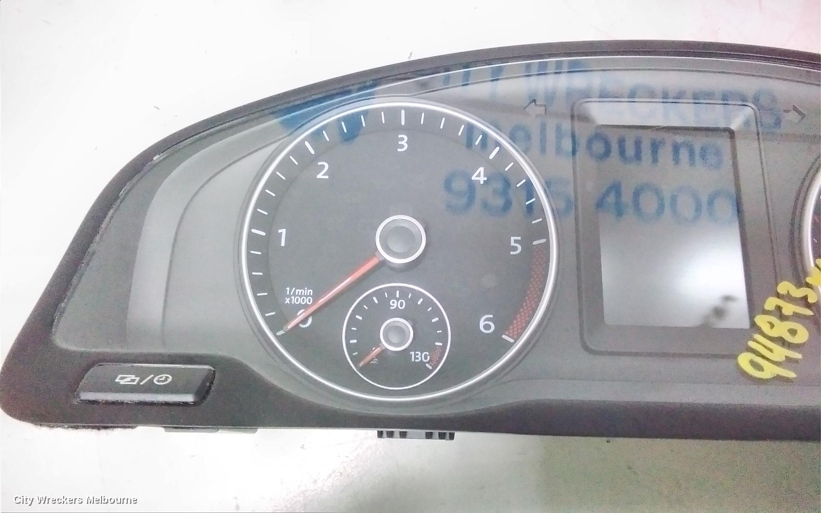 VOLKSWAGEN TRANSPORTER INSTRUMENT CLUSTER, DIESEL, P/N 7E0920870J, T5, 03/2010 - 06/2015